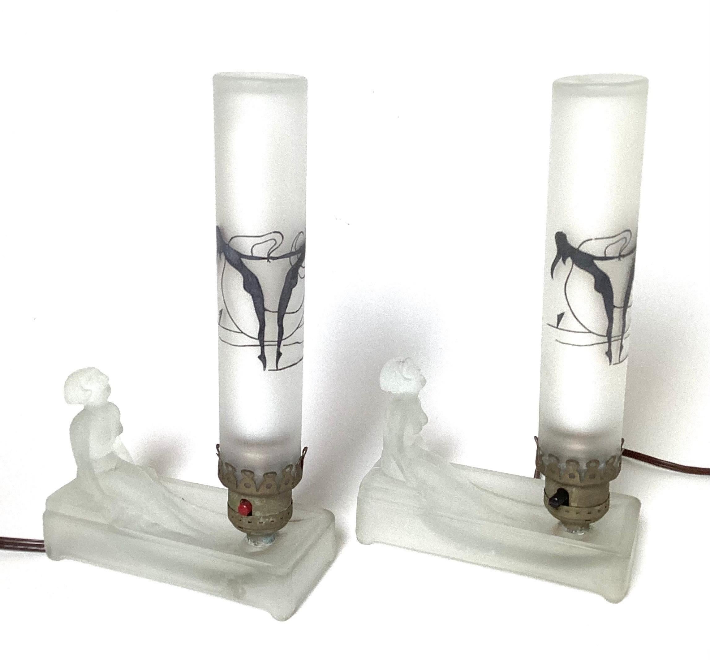 Verre d'art Lampes en verre Art Déco en vente