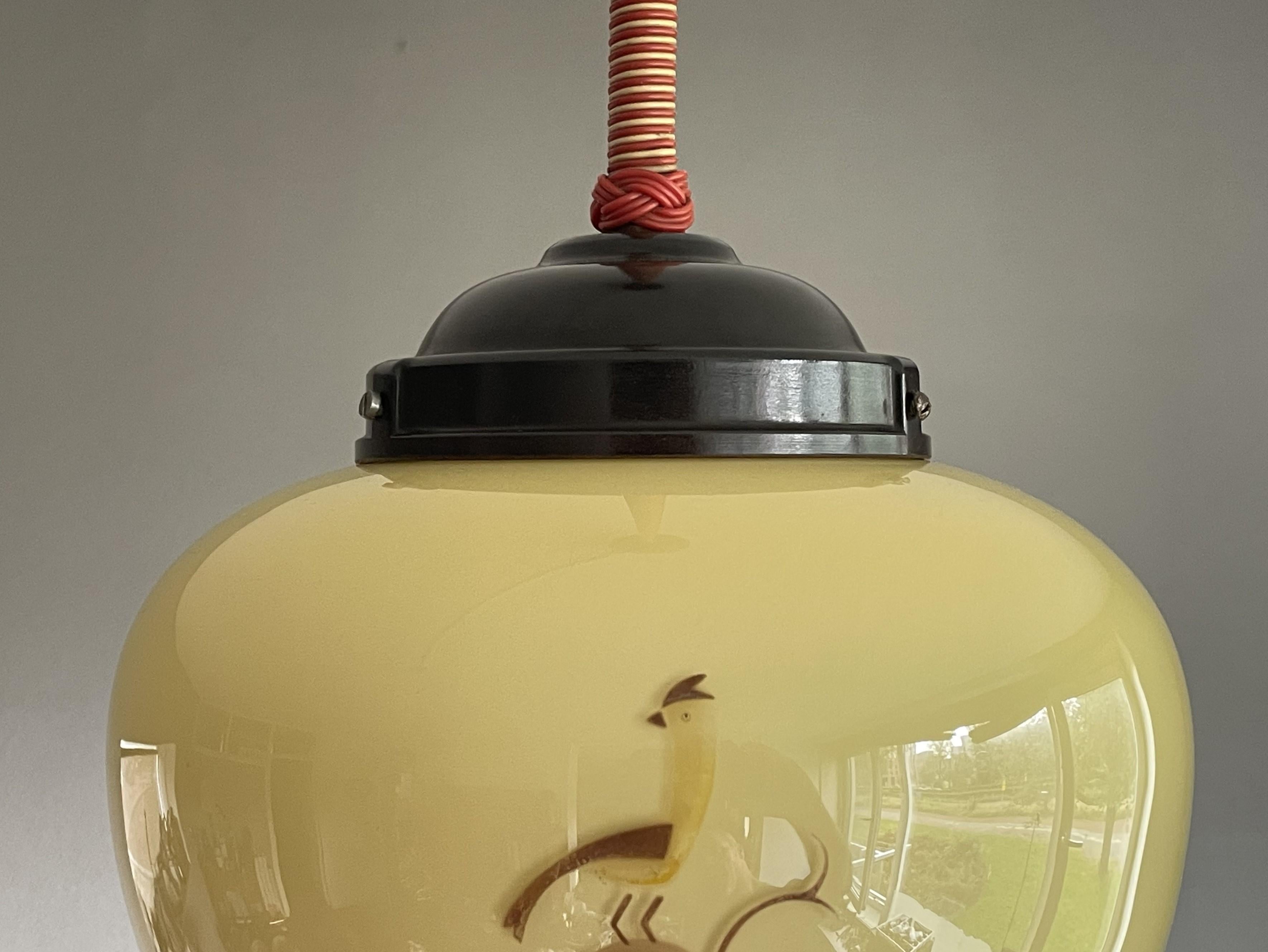 Art-Deco-Glas-Anhänger w. Quaste, handbemalte Vogeldekoration und Bakelit-Baldachin mit Quaste 4