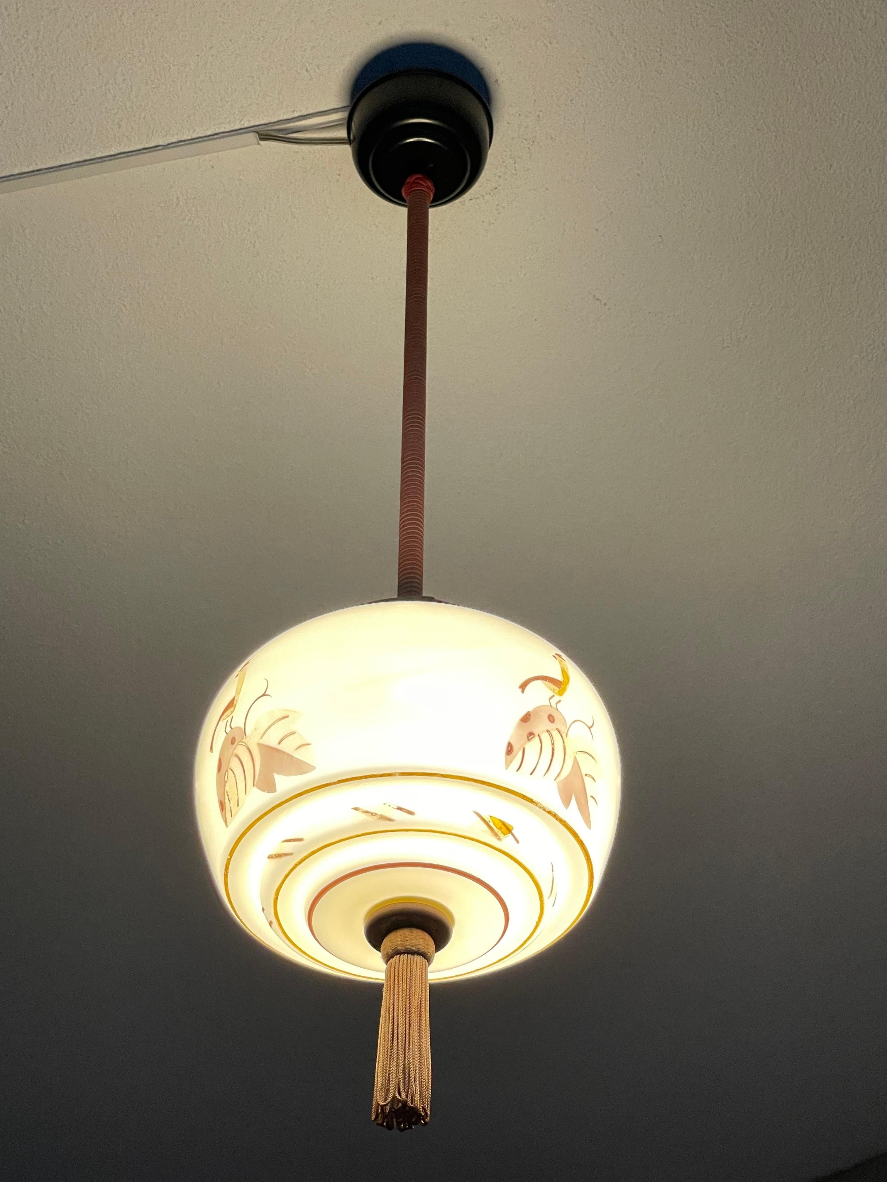 Art-Deco-Glas-Anhänger w. Quaste, handbemalte Vogeldekoration und Bakelit-Baldachin mit Quaste 8