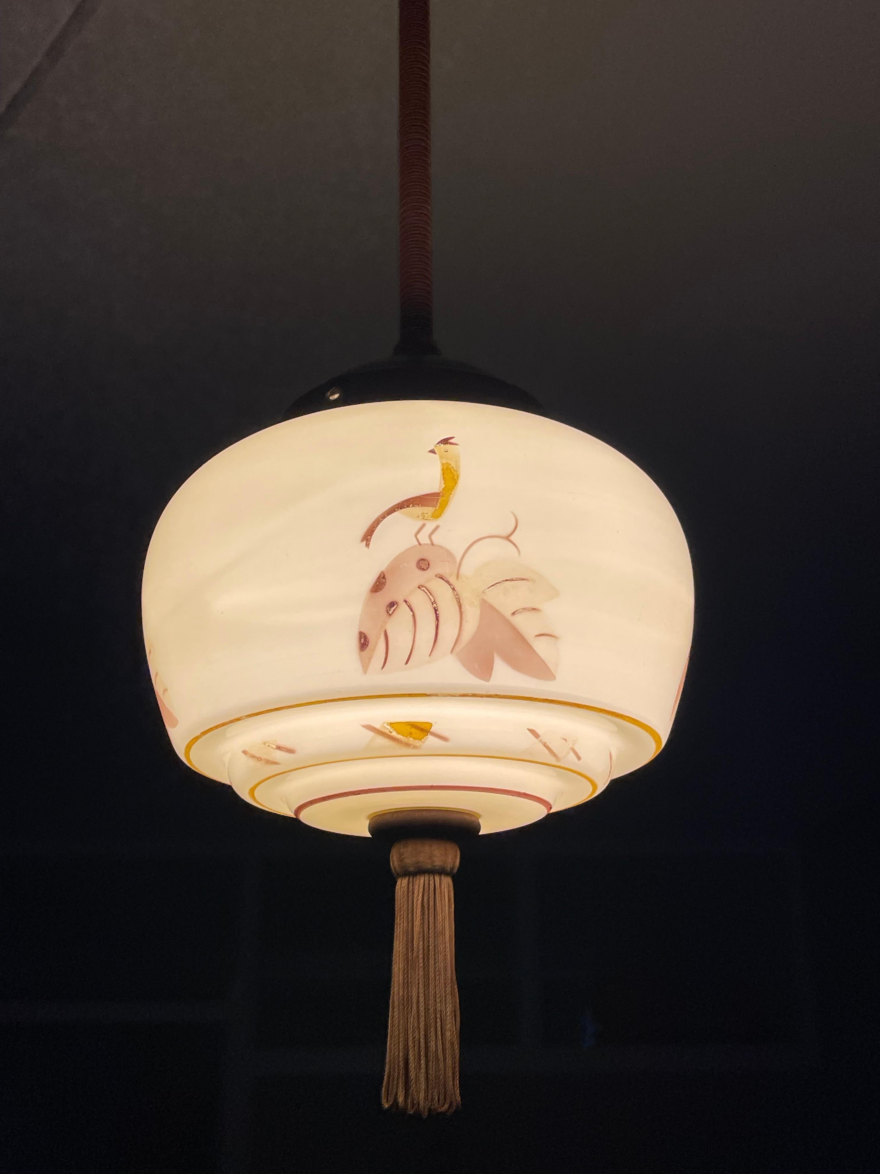 Art-Deco-Glas-Anhänger w. Quaste, handbemalte Vogeldekoration und Bakelit-Baldachin mit Quaste 12