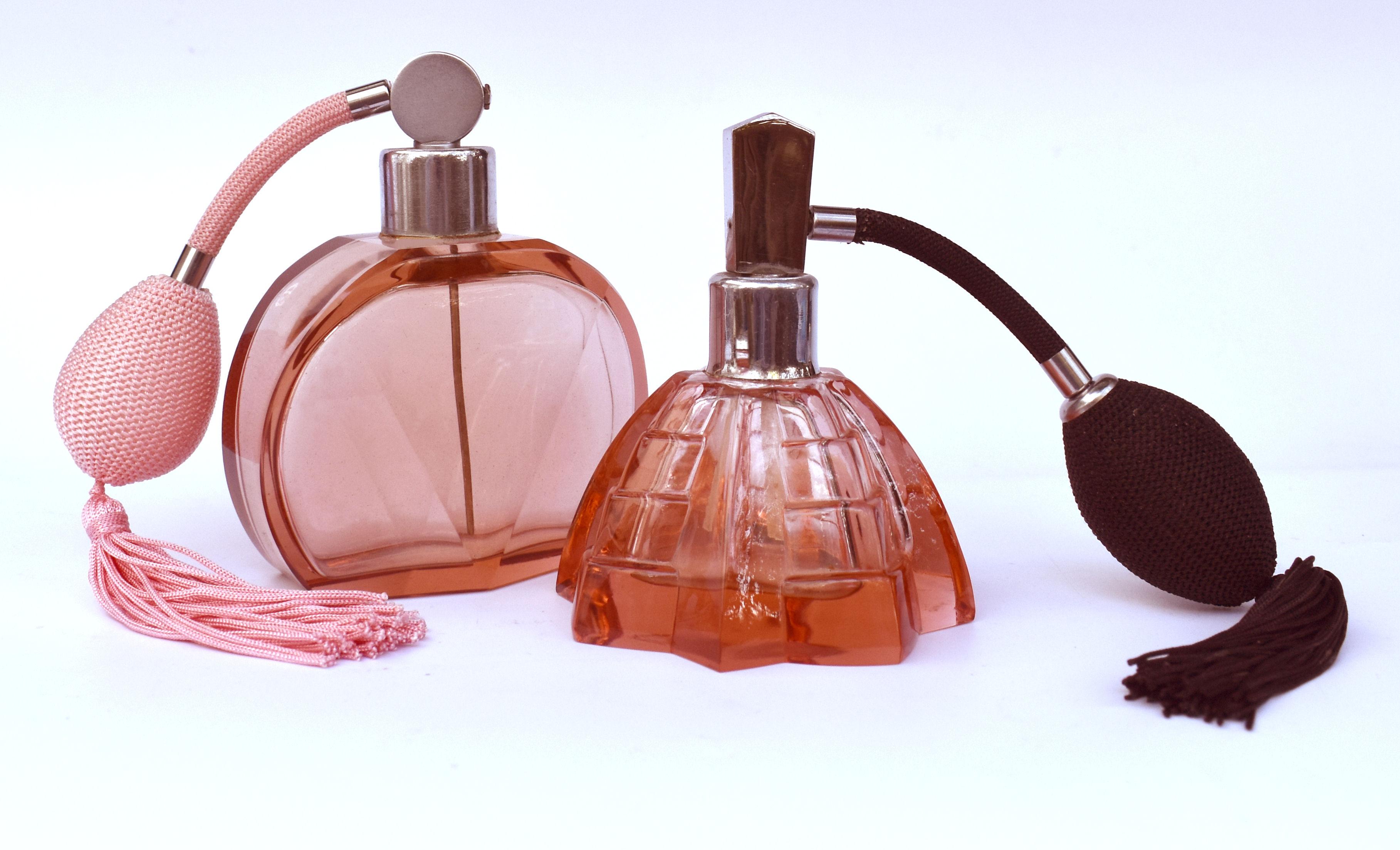 Atomiseur de parfum en verre Art Déco, vers 1930 en vente 3