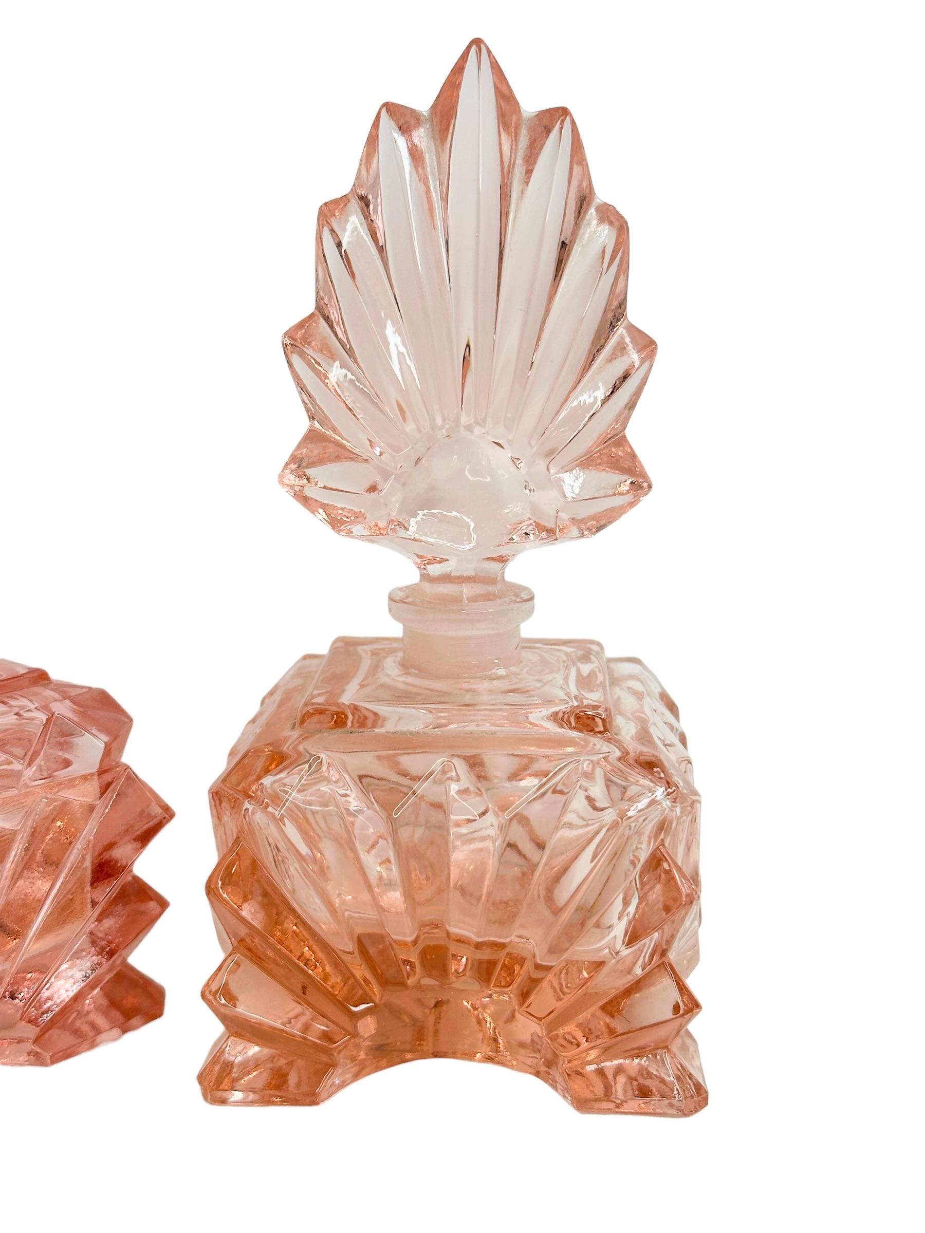 Art Déco Bottiglia di profumo in vetro Art Deco e set di vanità con portagioie, vintage Austria anni '30 in vendita