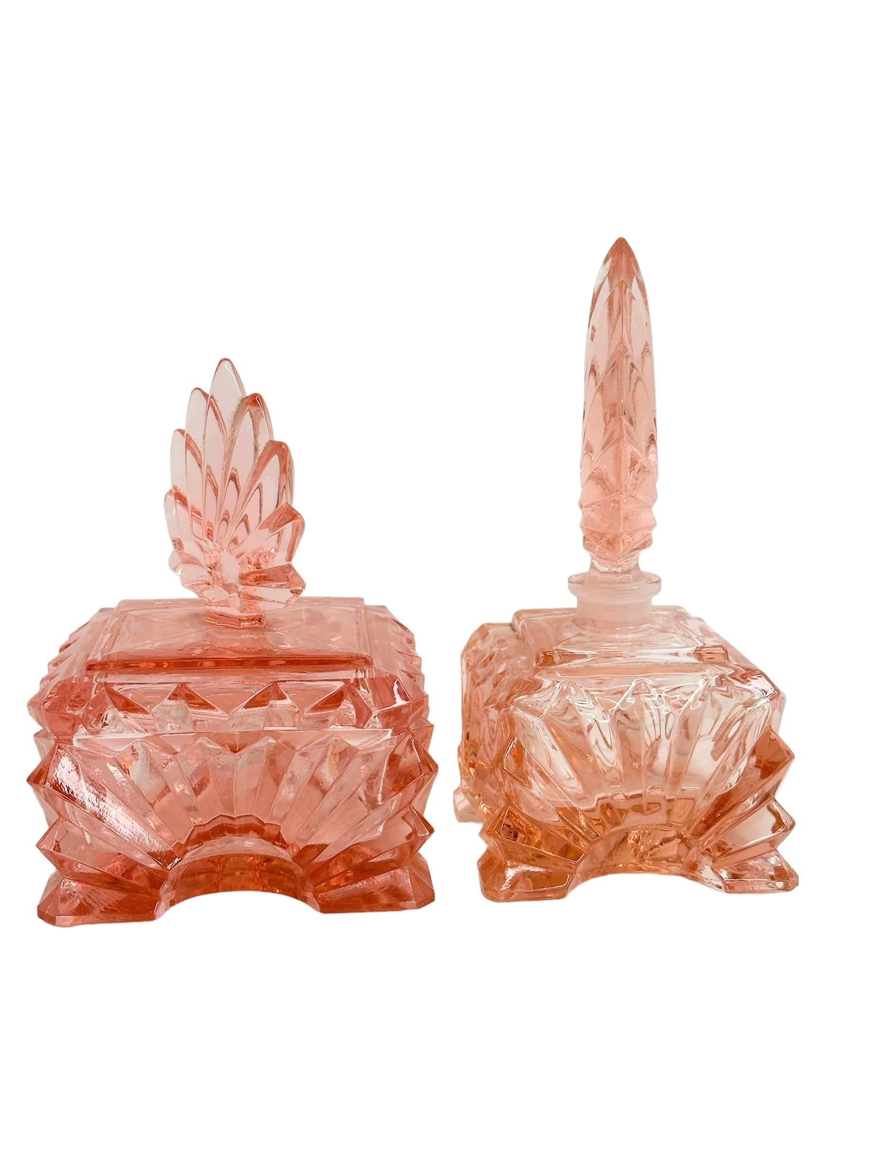 Bottiglia di profumo in vetro Art Deco e set di vanità con portagioie, vintage Austria anni '30 In condizioni buone in vendita a Nuernberg, DE
