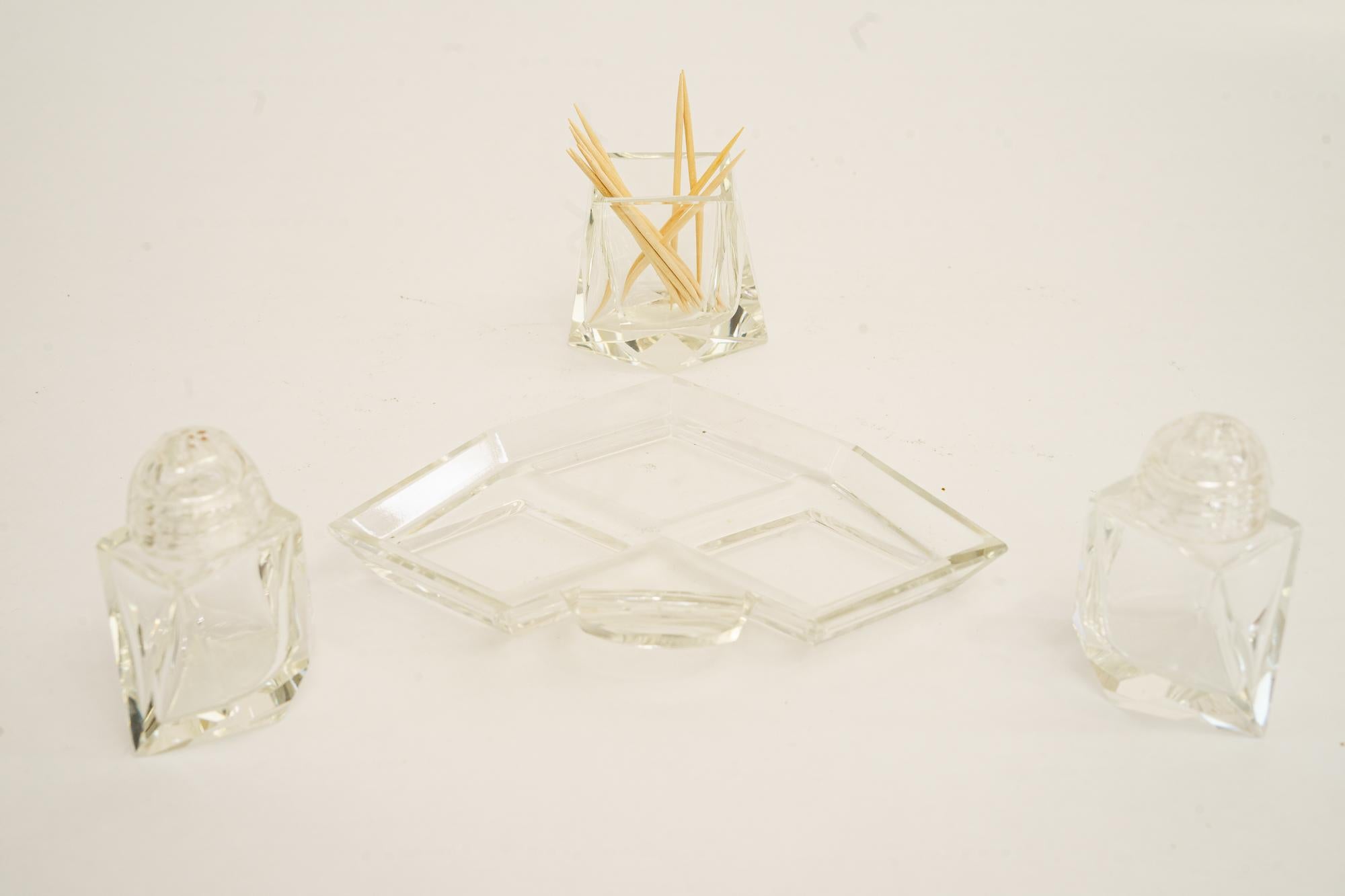 Art Deco Glas Salz und Pfeffer mit Zahnstocherhalter Wien um 1920 (Frühes 20. Jahrhundert) im Angebot