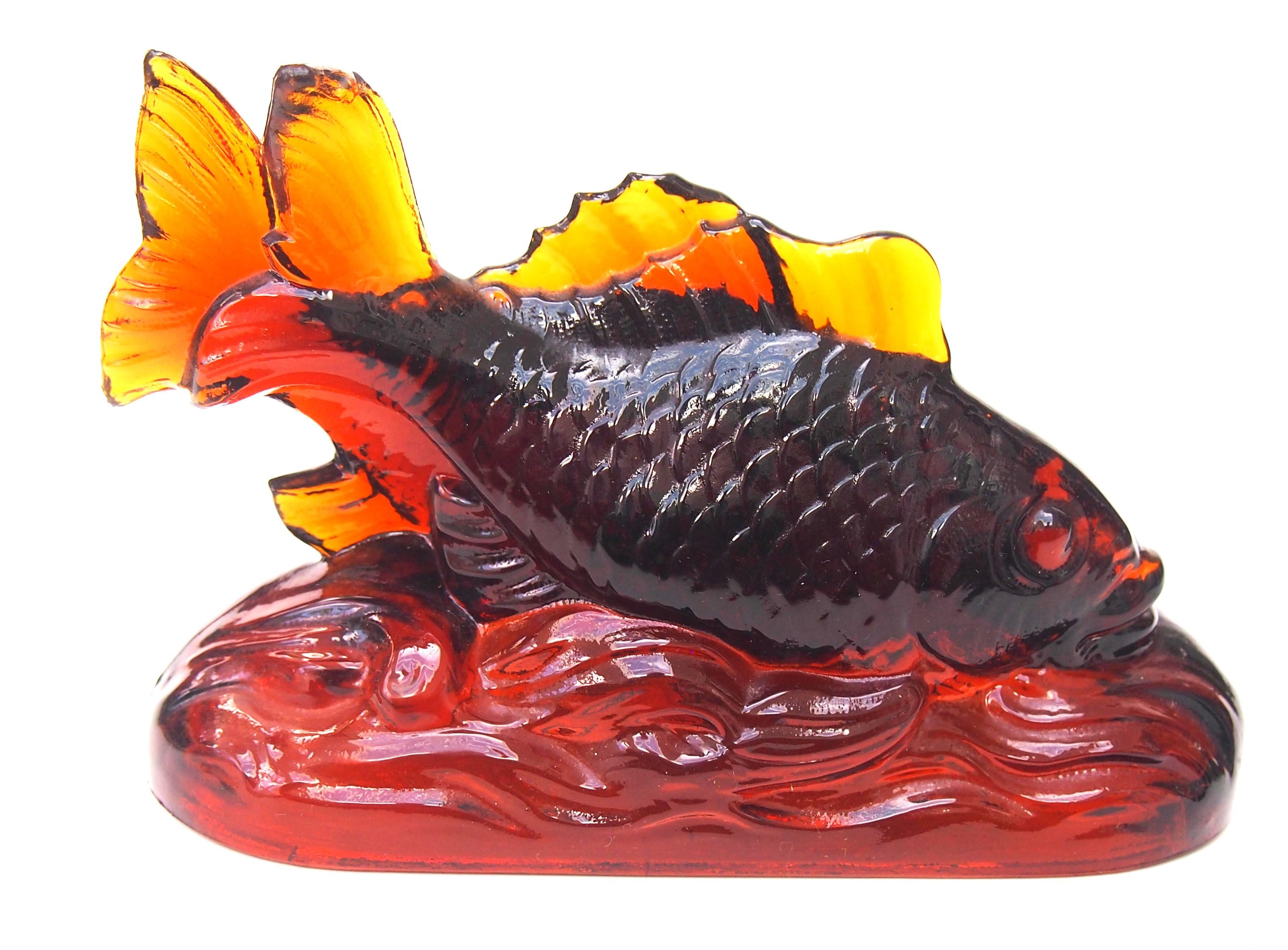 Art-Déco-Glasstatuette eines Bernstein-Fischpaares aus Bernstein von J. A. Jobling, um 1935, englisch (Art déco) im Angebot