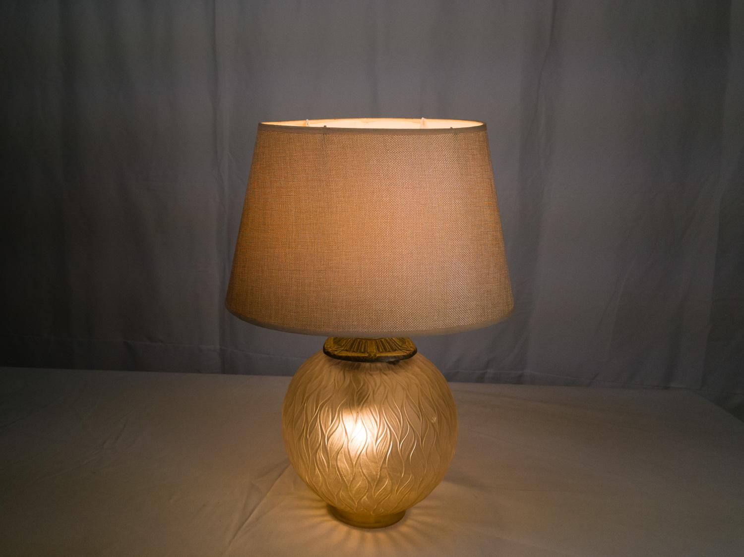French Art Deco glass Table Lamp Genet & Michon, 1930 For Sale