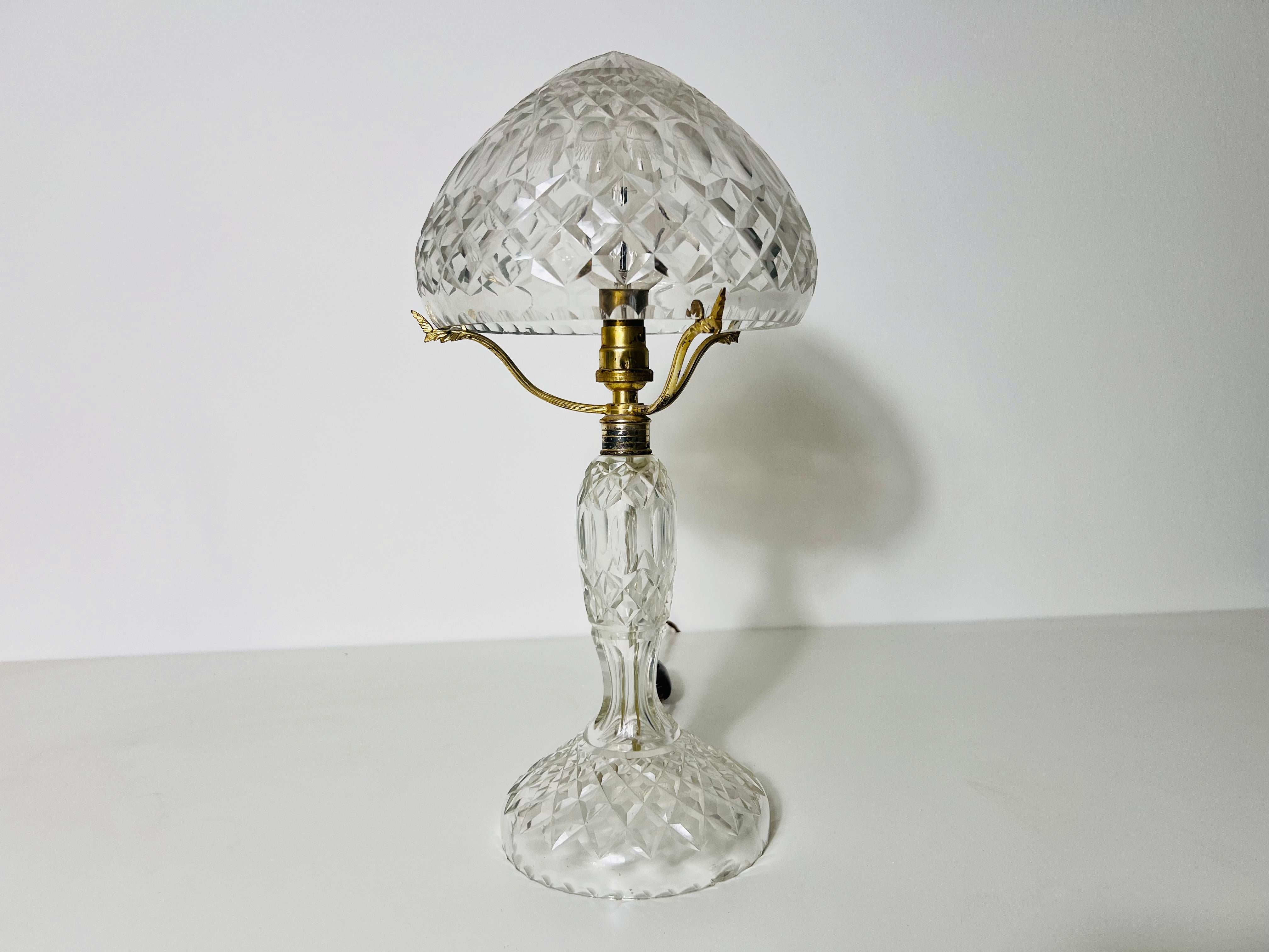 Lámpara de mesa de cristal Art Decó, Alemania, años 40 mediados del siglo XX en venta
