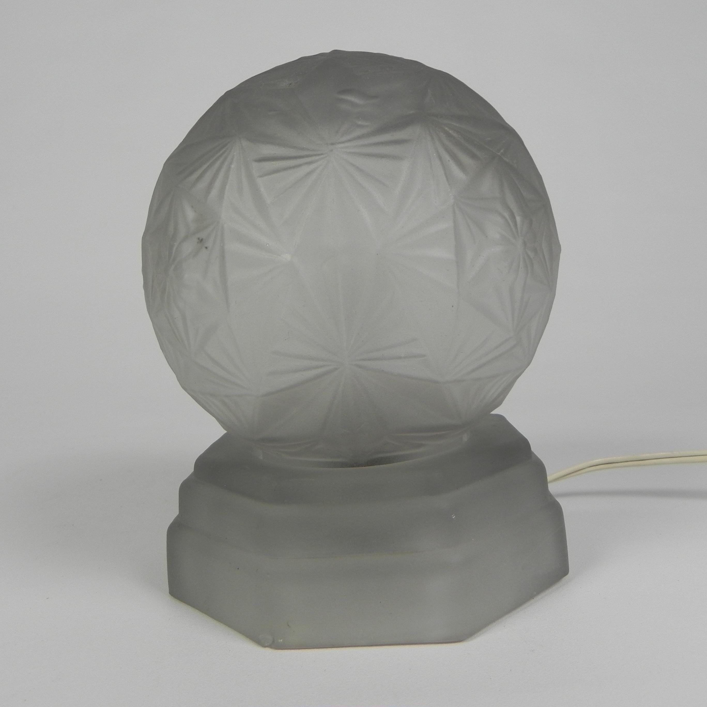Art-Déco-Tischlampe aus Glas, signiert, Sonover, 1920er Jahre im Angebot 6