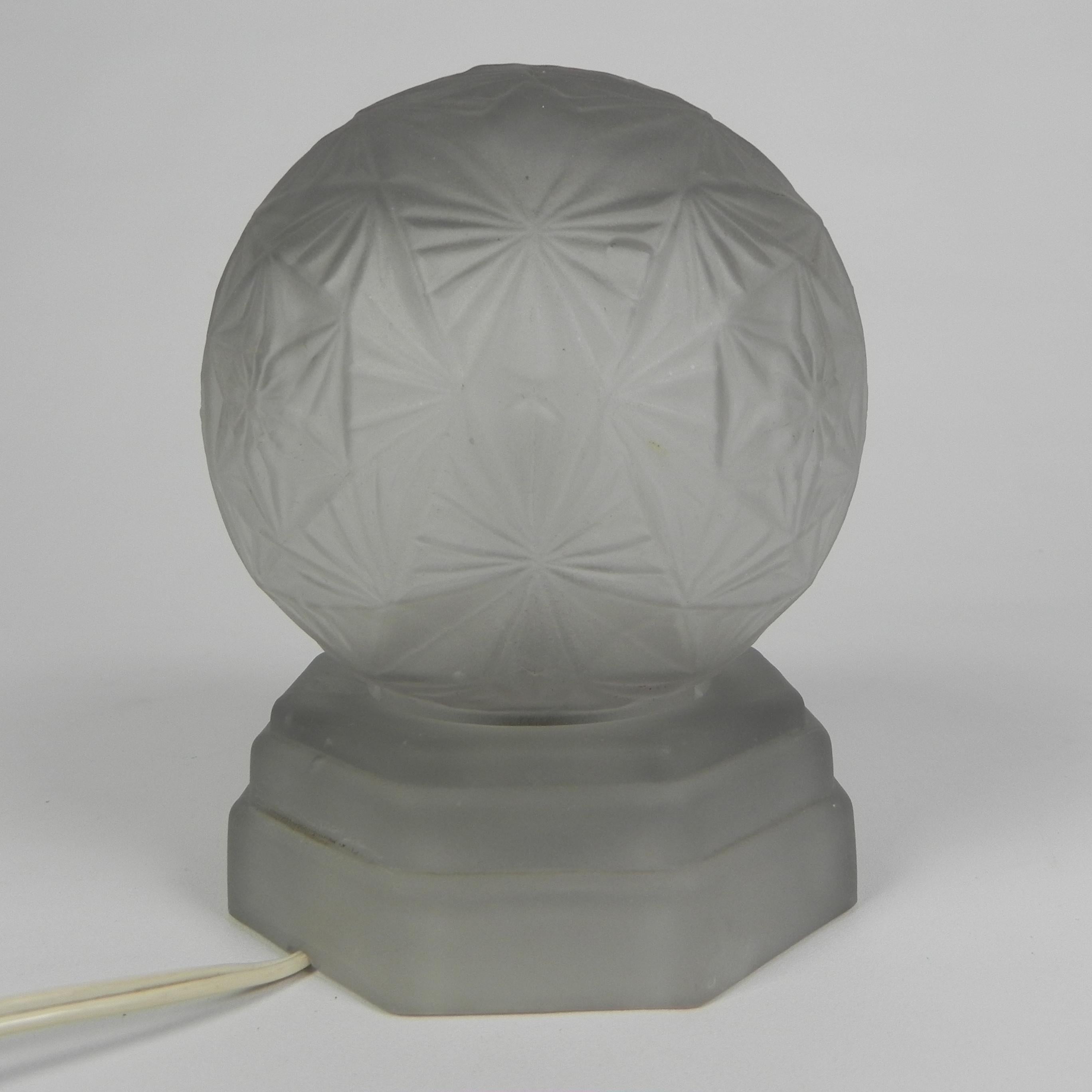 Art-Déco-Tischlampe aus Glas, signiert, Sonover, 1920er Jahre im Angebot 8