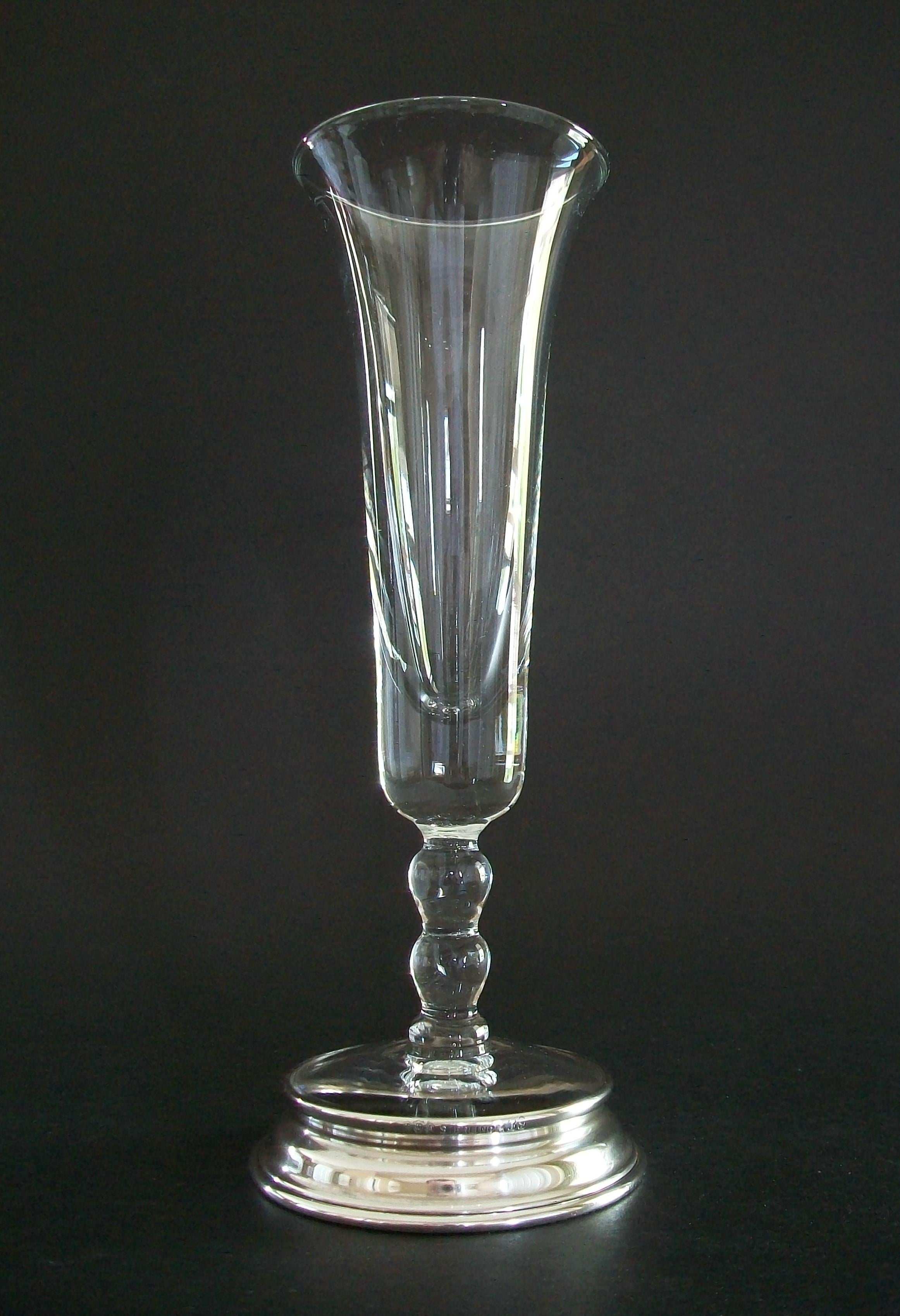 Art Deco glass trumpet vase with sterling silver base - glass double ball detail to the stem - hallmarks and STERLING R39 to the base rim (as photographed) - United Kingdom - mid 20th century.

Excellent/near mint vintage condition - all original