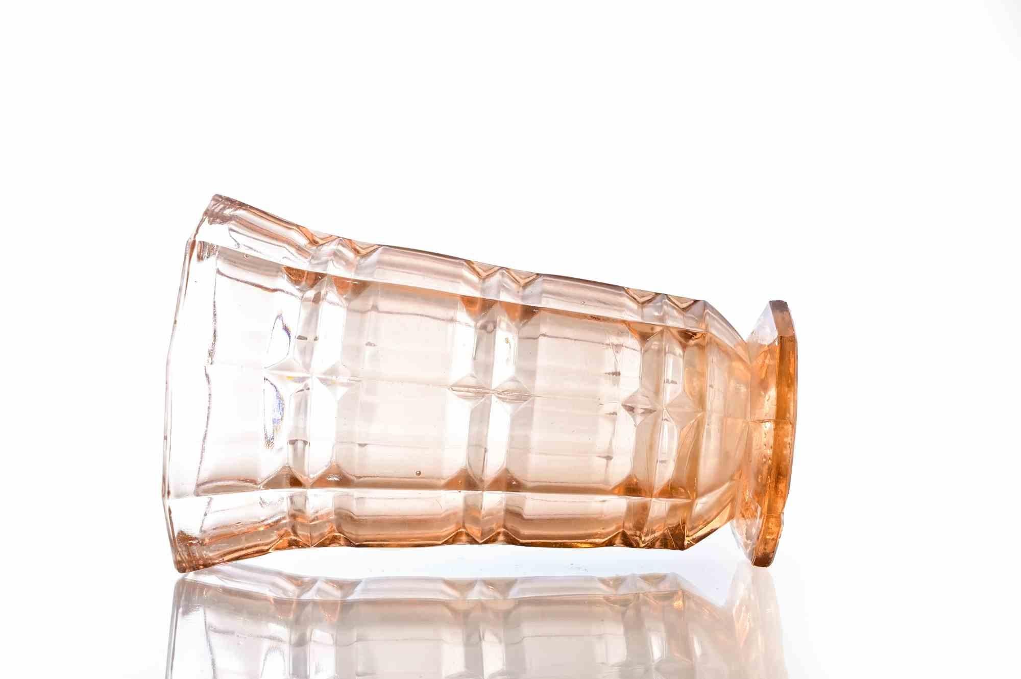 Art Deco cut glass vase, realized between 1930s and 1940s.

Very good condition.