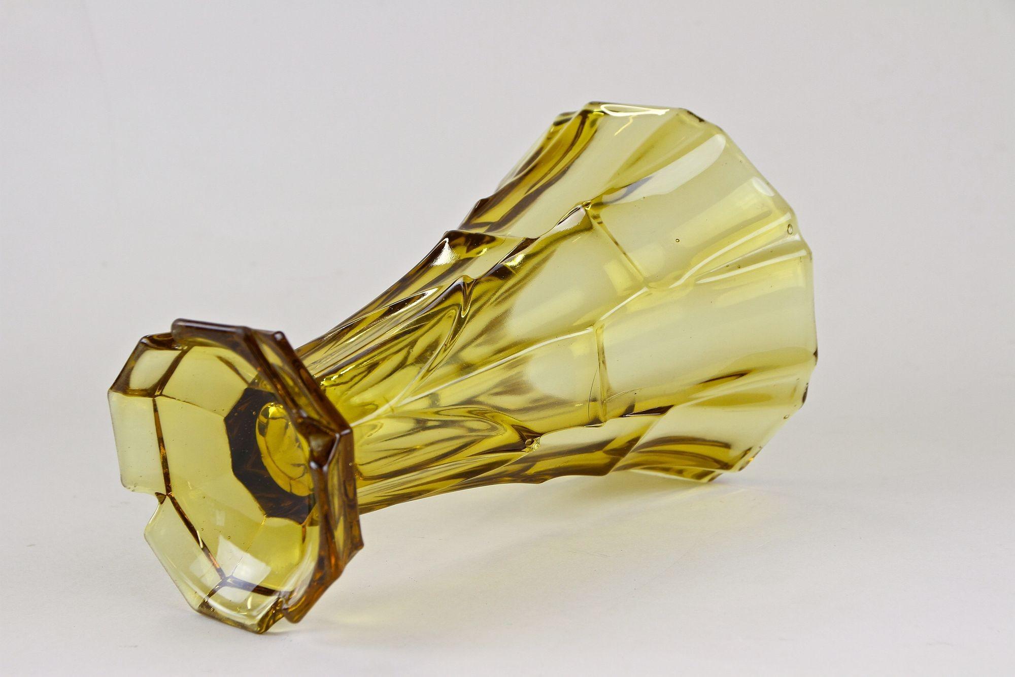 Art Deco Glass Vase, Amber Colored, Austria circa 1920 For Sale 8