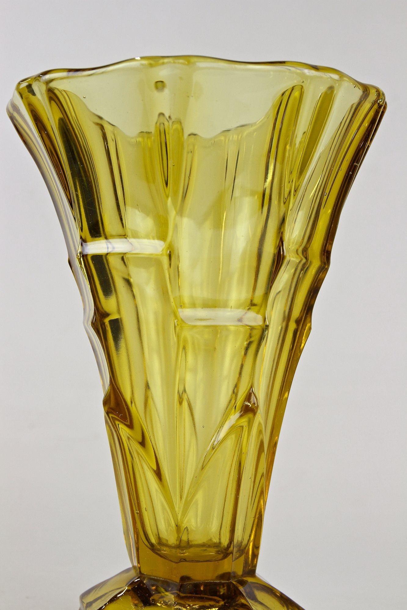 Art Deco Glass Vase, Amber Colored, Austria circa 1920 For Sale 10