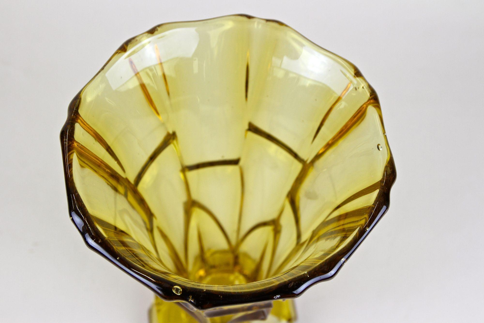 Art Deco Glass Vase, Amber Colored, Austria circa 1920 For Sale 2