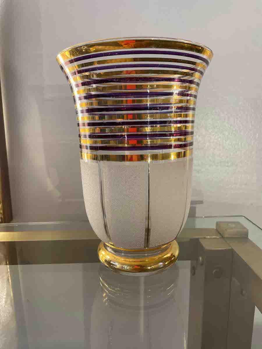 Art Deco vase, Booms glass, in satin colour with gold and amethyst bands. 

Dimensions diameter 16.5 x H 23 cm

Price INCLUDES the costs for any packaging and crates needed to protect the item and keep the item stable during any International travel