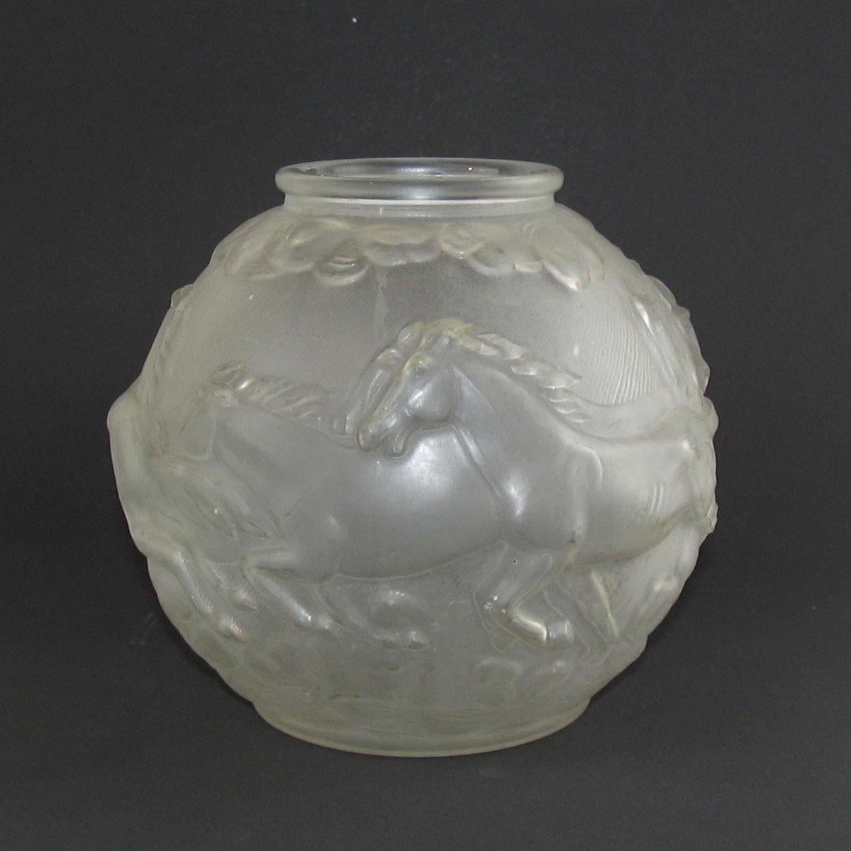  Art Deco Glass Vase Karel Zentner, Libochovice, Czechoslovakia, 1930s For Sale 7