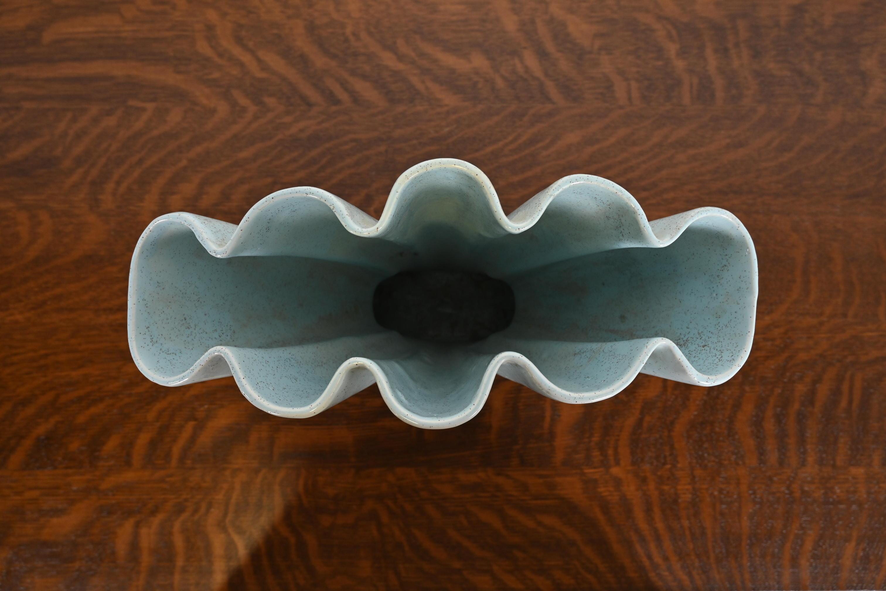 Gladiola-Vase aus glasierter Keramik aus amerikanischer Kunstkeramik im Art déco-Stil von Brush McCoy im Angebot 2
