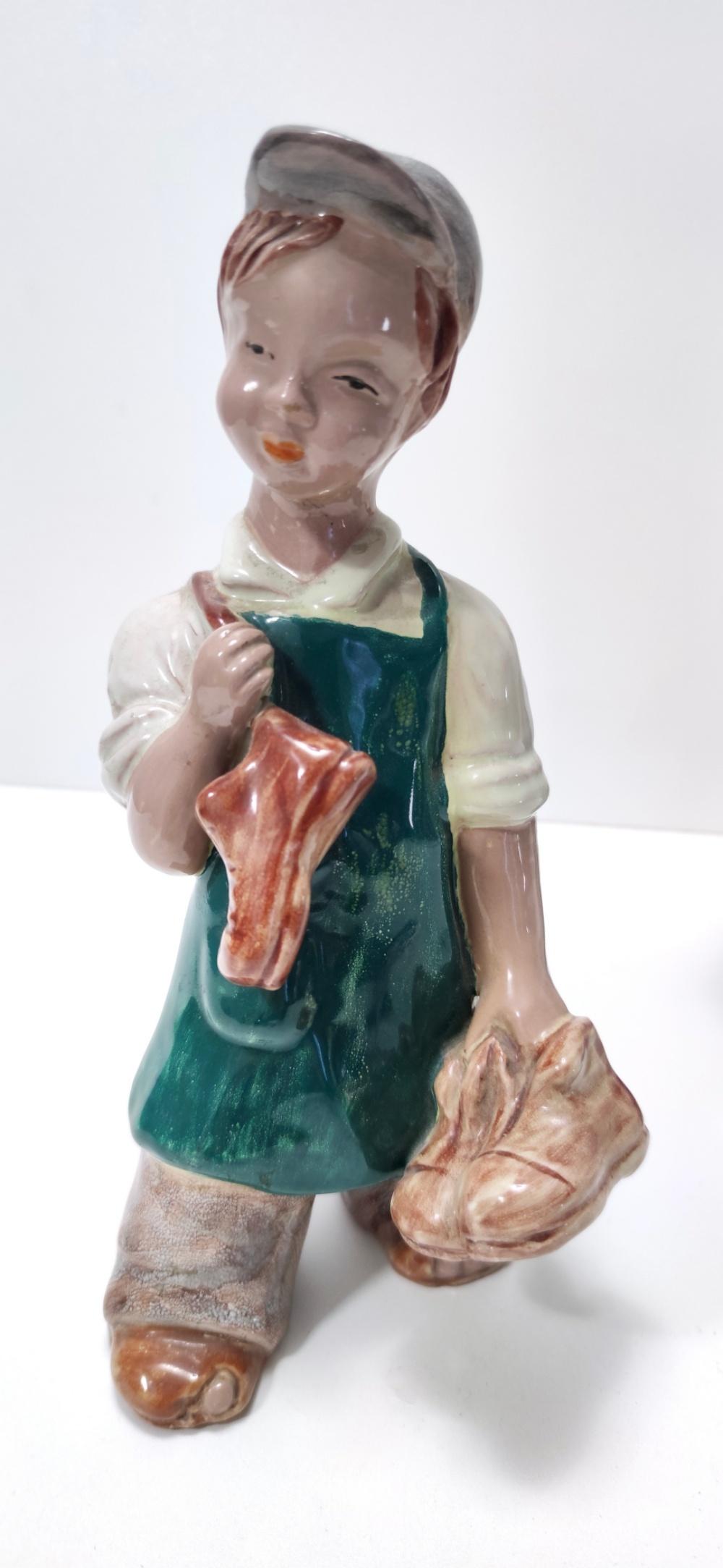 Paire de figurines Art Déco en céramique émaillée de la hongroise Maria Rahmer en vente 2