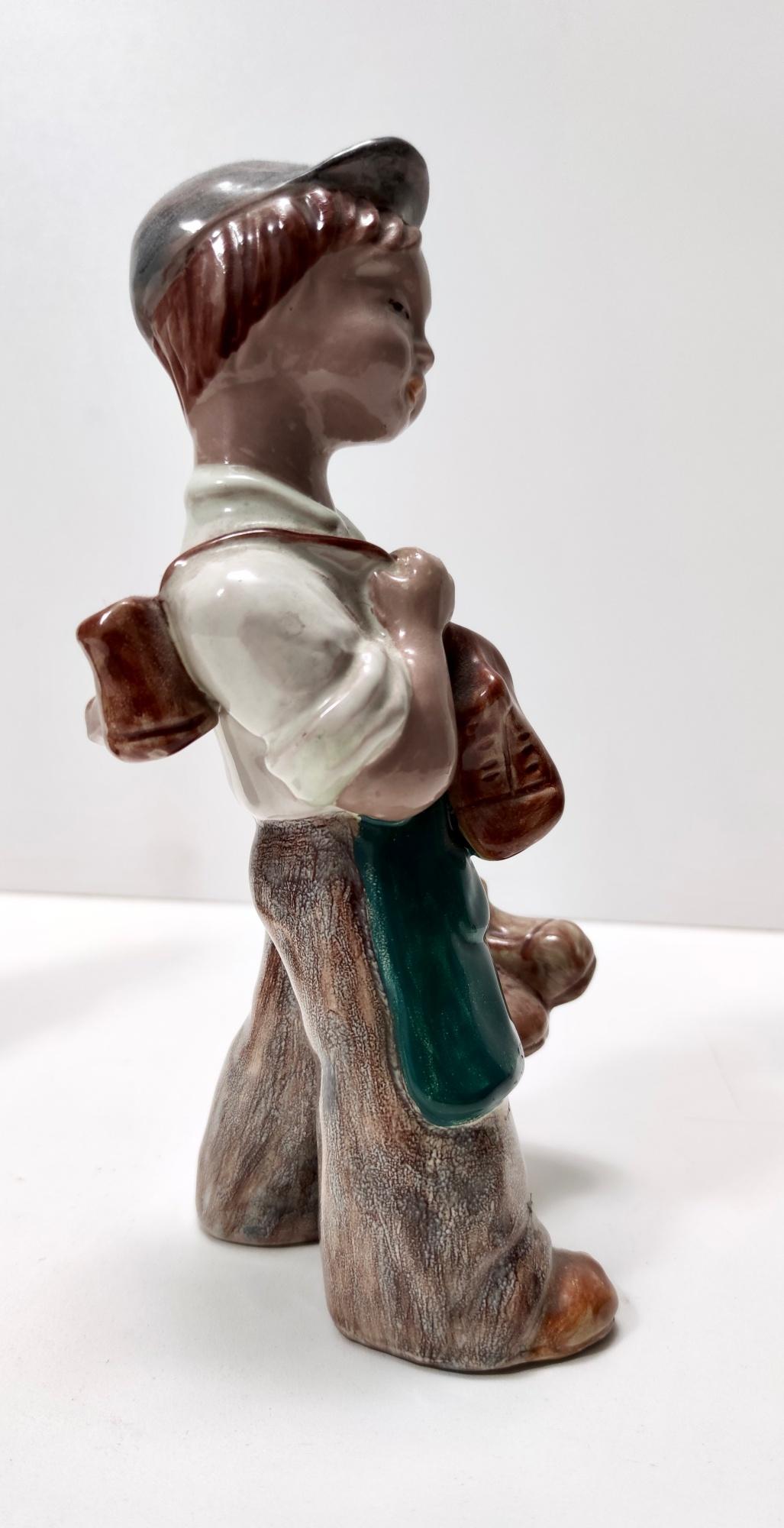 Paire de figurines Art Déco en céramique émaillée de la hongroise Maria Rahmer en vente 4