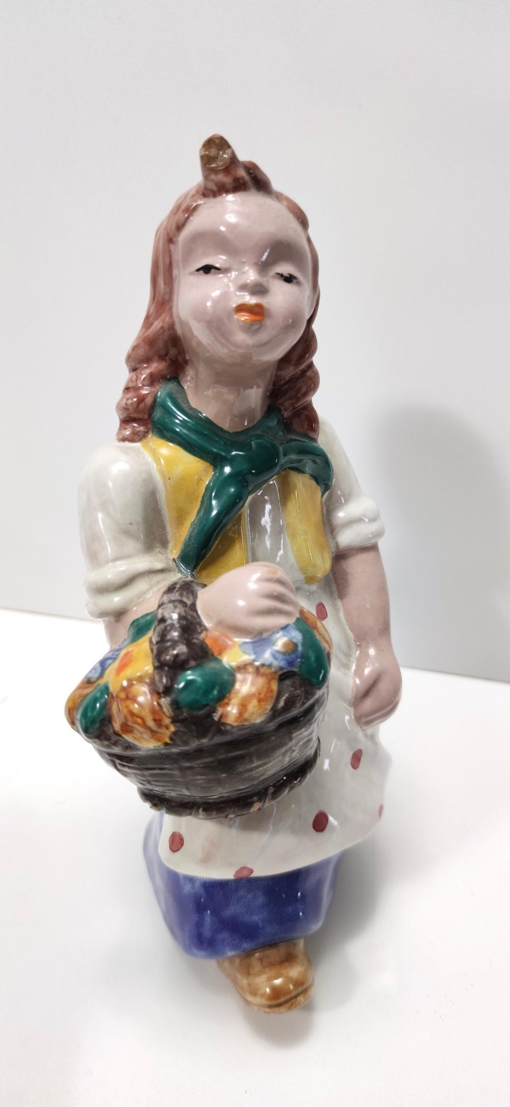 Pareja de Figuras de Cerámica Esmaltada Art Decó de la húngara Maria Rahmer mediados del siglo XX en venta