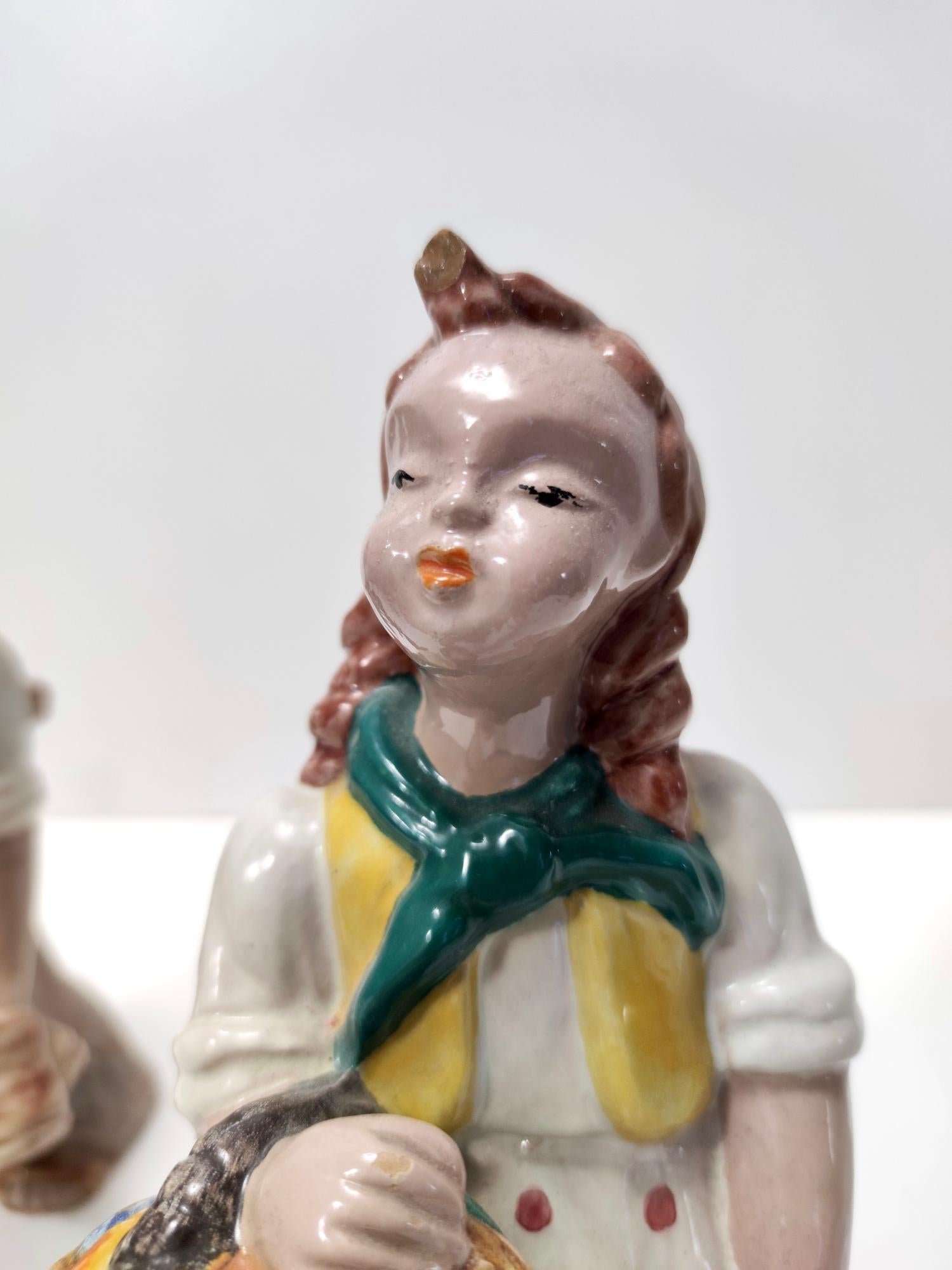 Céramique Paire de figurines Art Déco en céramique émaillée de la hongroise Maria Rahmer en vente