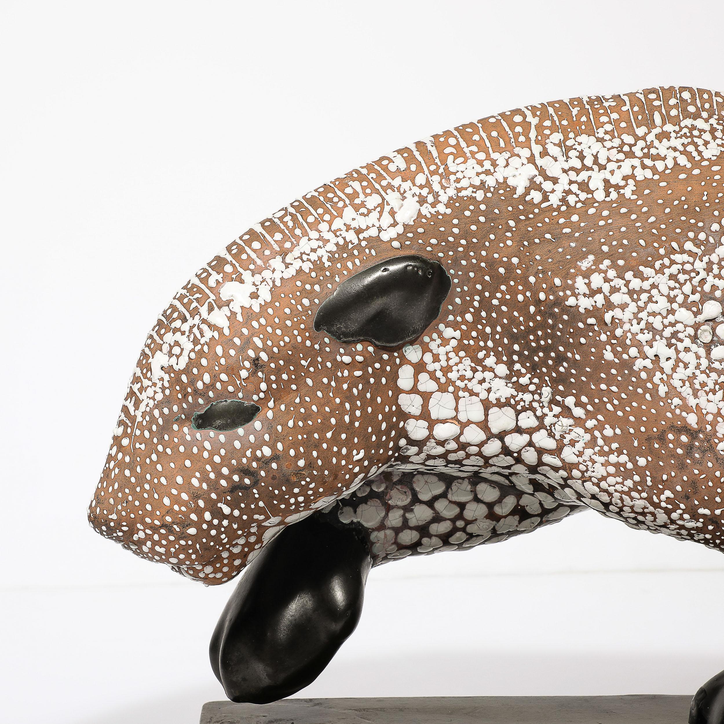 Français Sculpture de panthère en céramique émaillée Art déco signée E. Pierre pour Atelier Primavera en vente