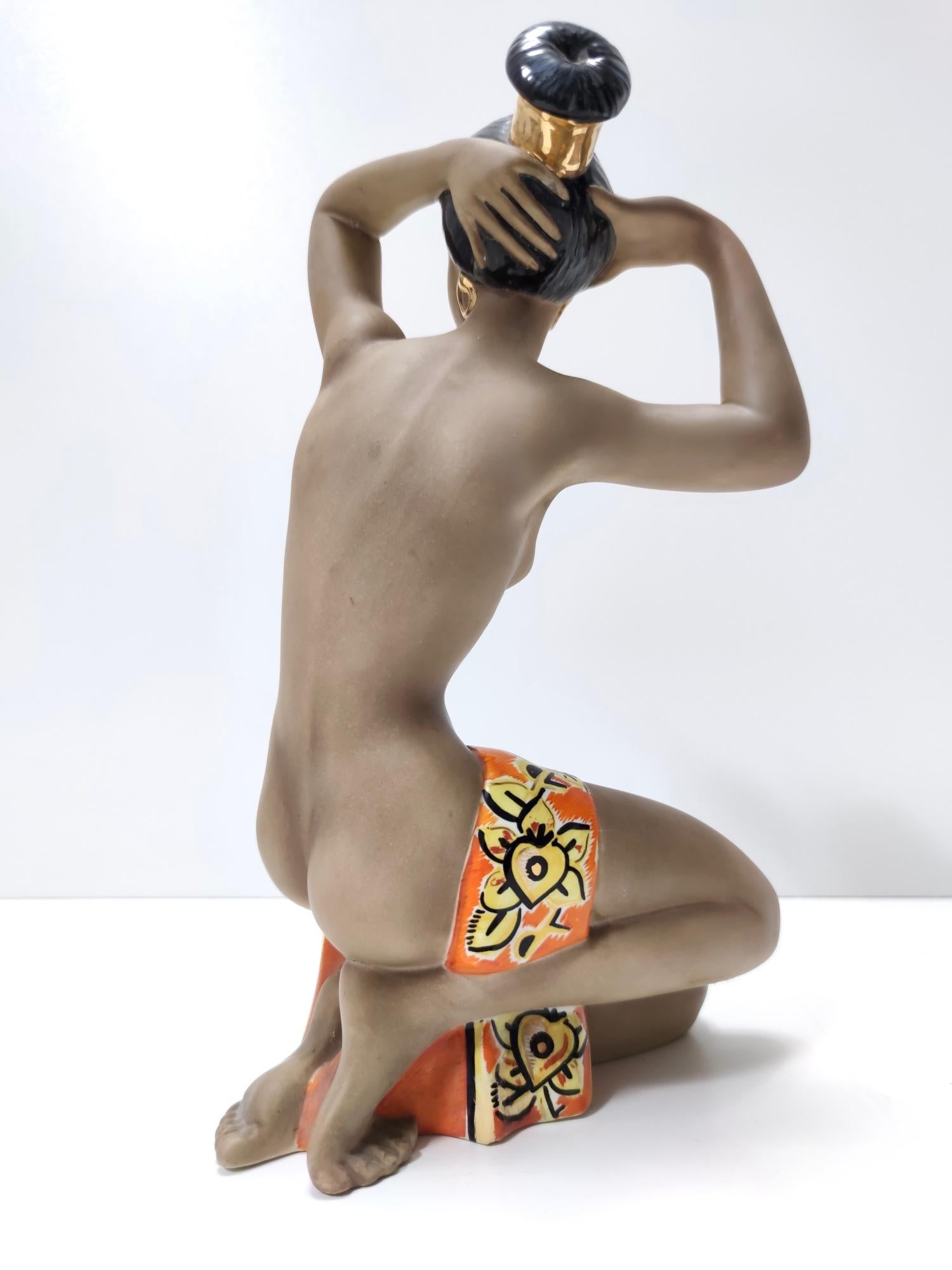  Figurine de femme en céramique émaillée Art déco par Cia Manna Mod 