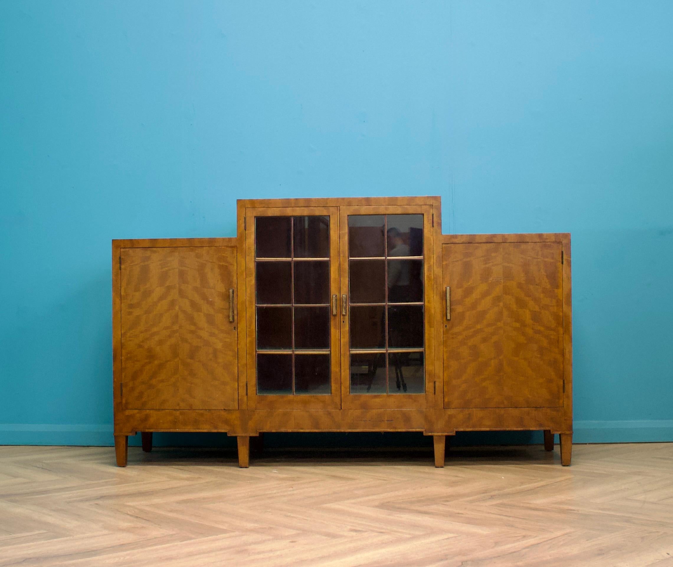 Art Deco Anrichte mit glasierten Türen, 1930er Jahre (Britisch) im Angebot