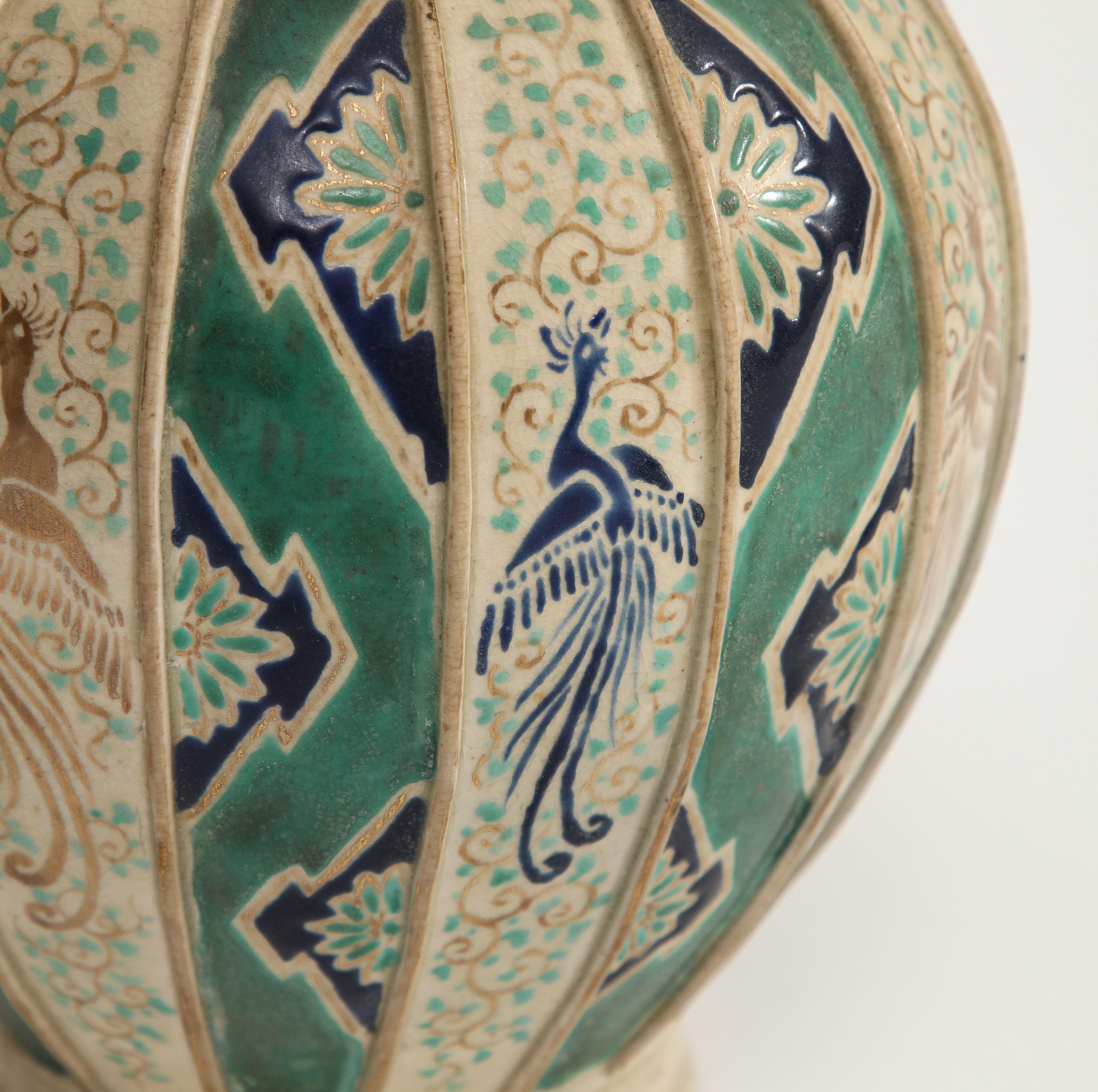 Vase en poterie verte et naturelle émaillée Art déco avec oiseaux peints à la main, Allemagne en vente 2