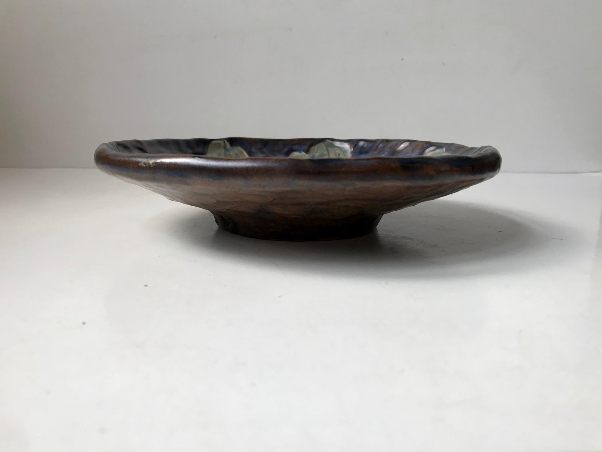 Art Deco Glazed Stoneware Dish with Leaves, Emil Ruge, 1930s For Sale 1