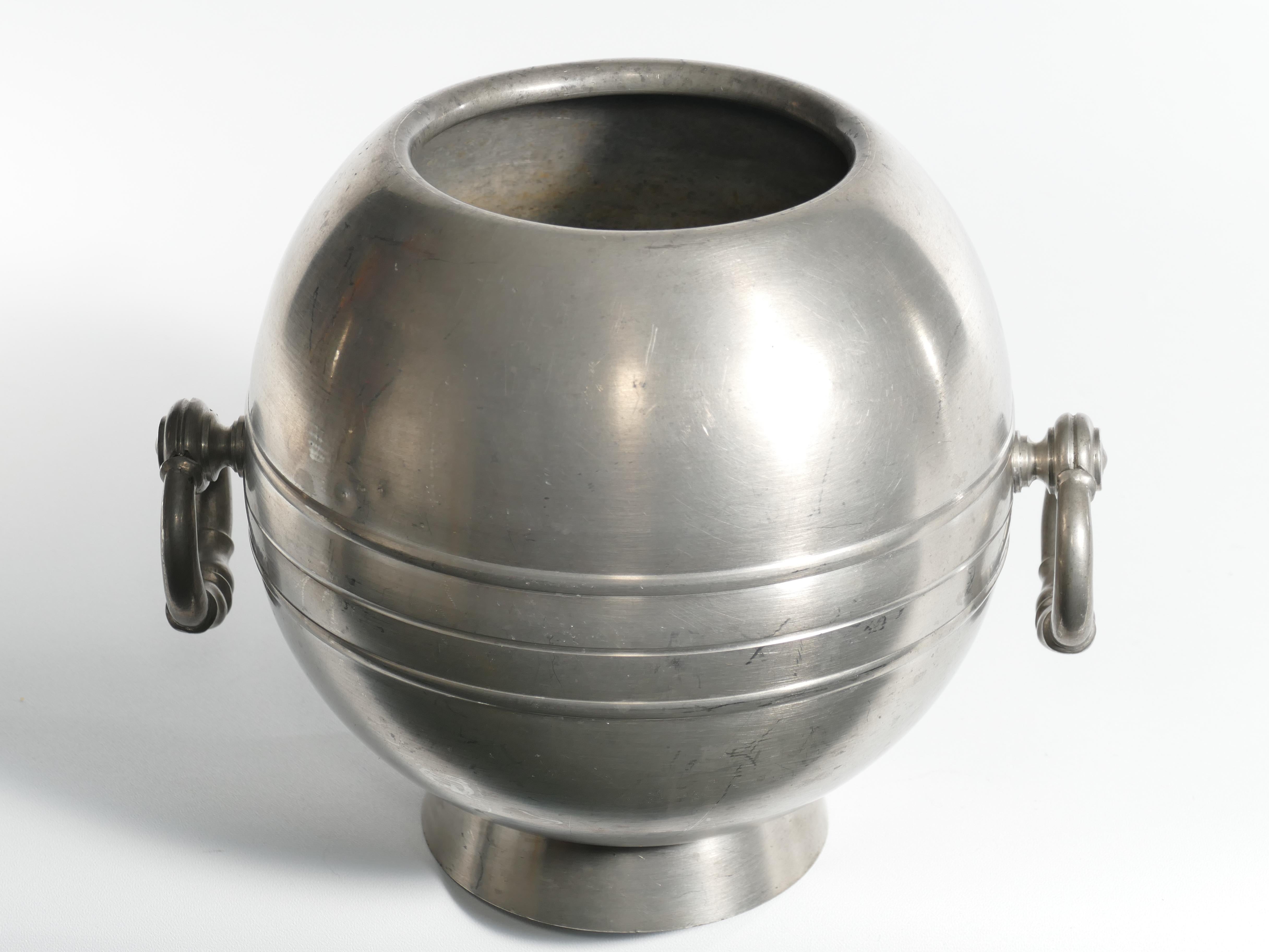 Art Deco Globe Pewter Vase with Handles by GAB, Sweden, 1920's For Sale 7