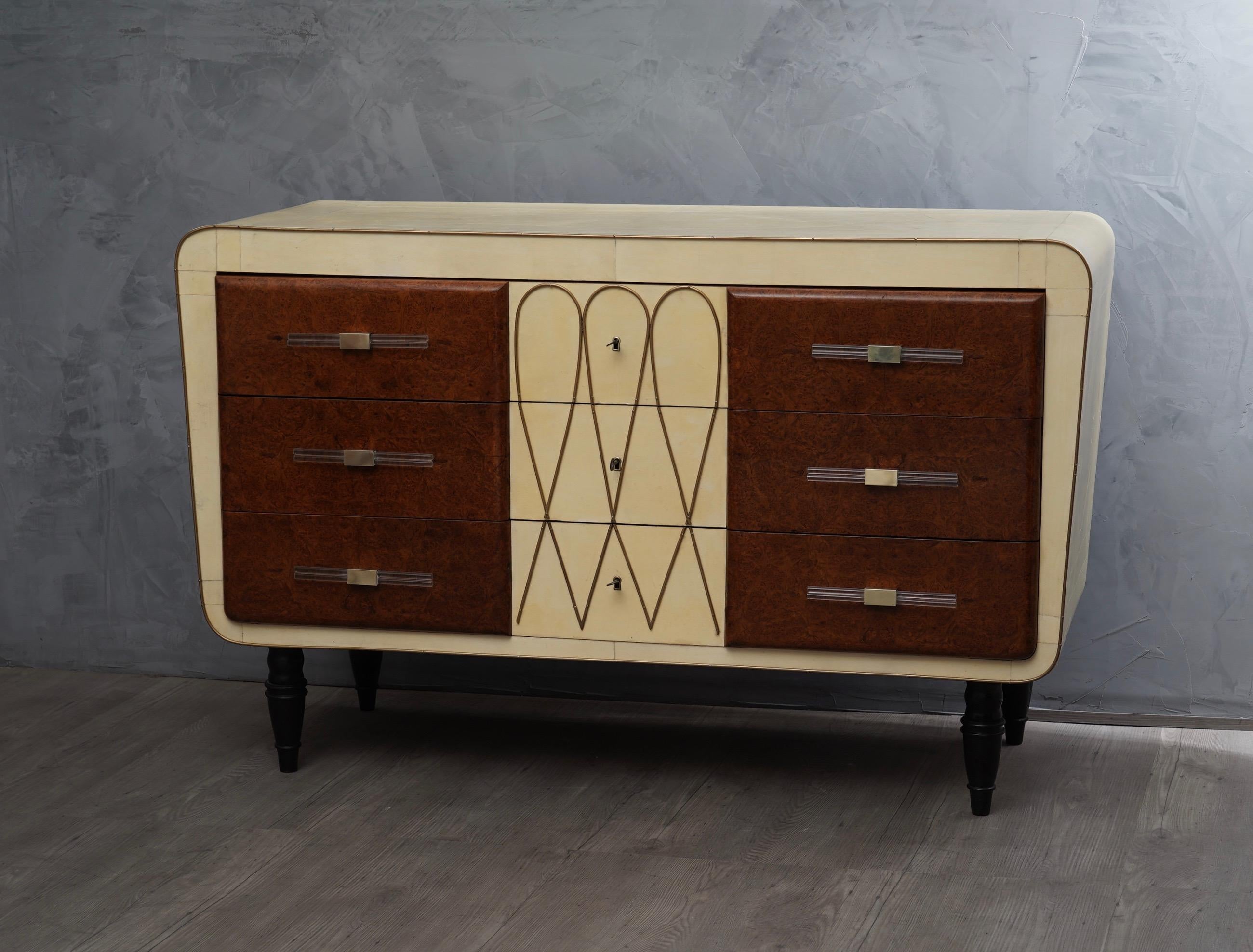 Art Deco Goatskin Maple and Brass Italian Chest of Drawers, 1940 In Good Condition In Rome, IT