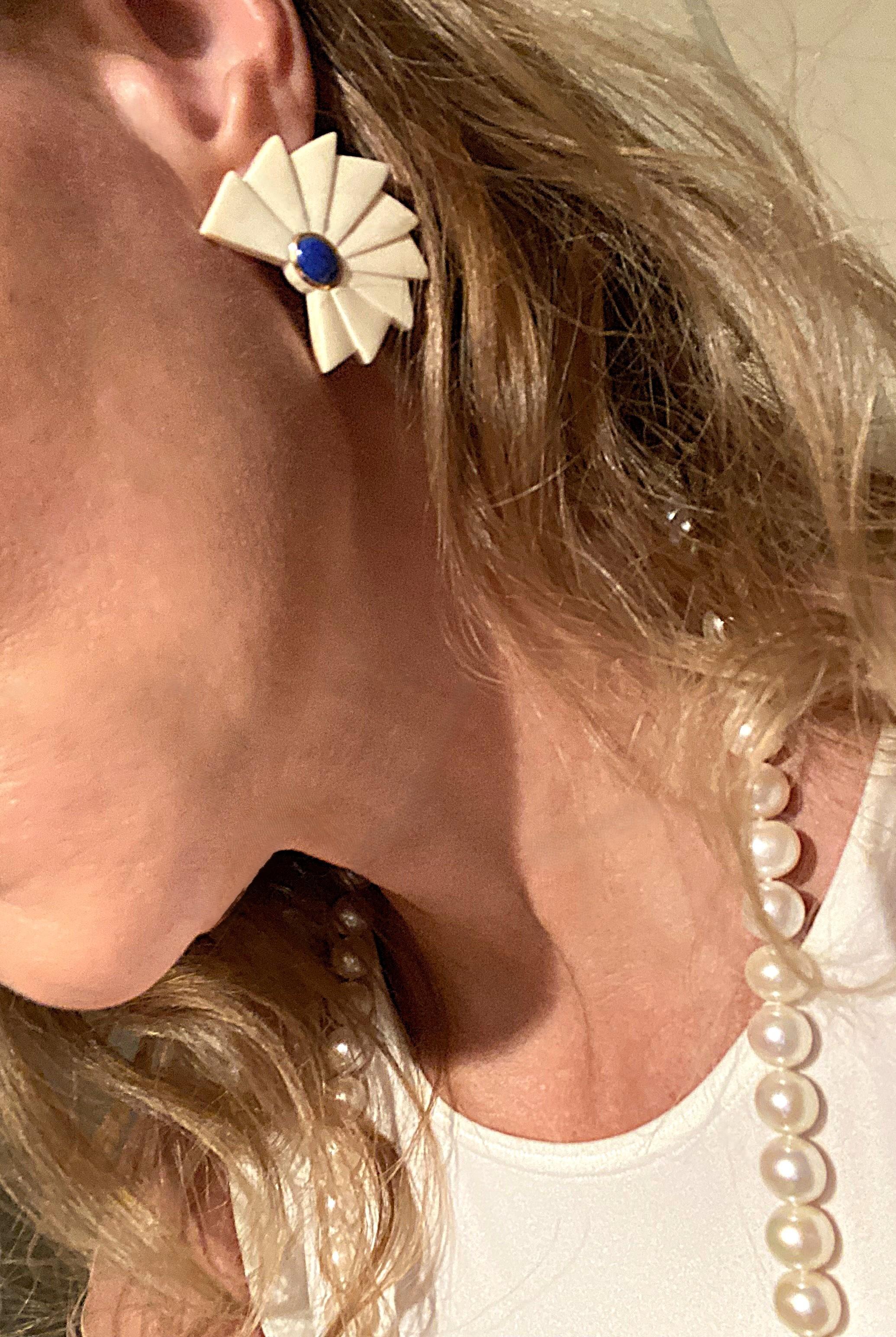 Art Deco Gold and Blue Lapis Earrings, 1980s 1990s In Good Condition For Sale In New York, NY