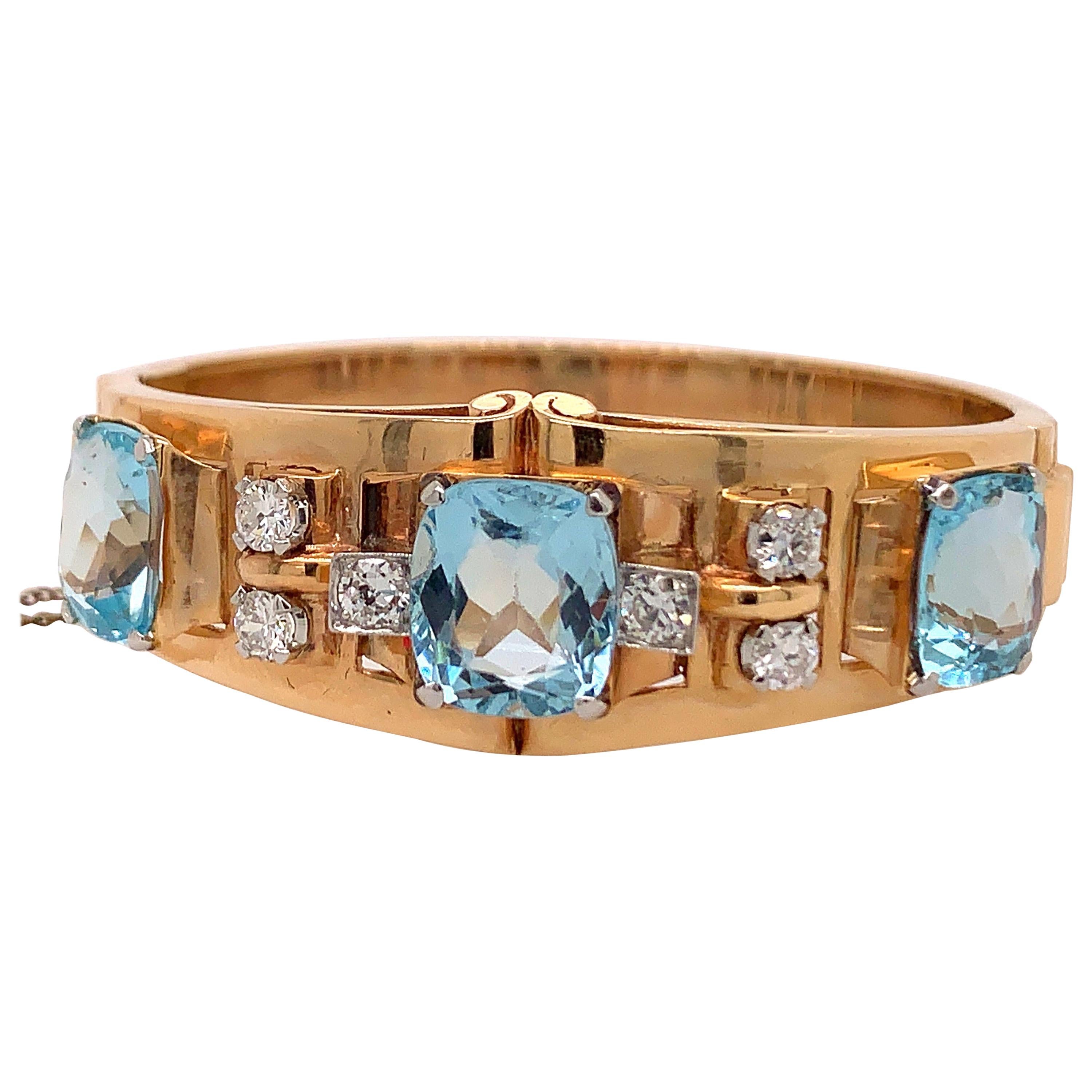 Art Deco Style Bangle 21 Carat Natural Cushion Aquamarine and Diamond For Sale