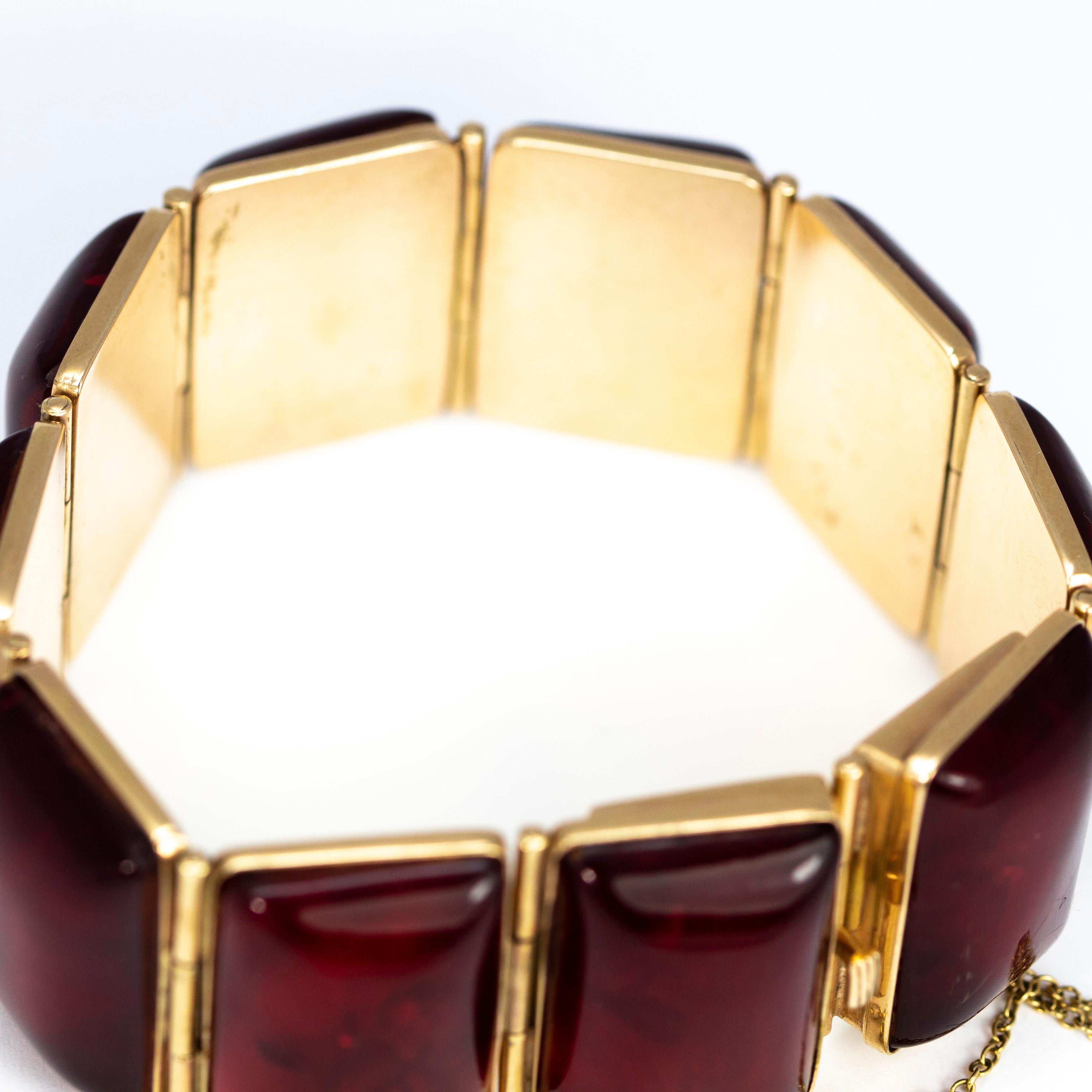 Art Deco Gold Cherry Amber Bracelet In Good Condition In Chipping Campden, GB