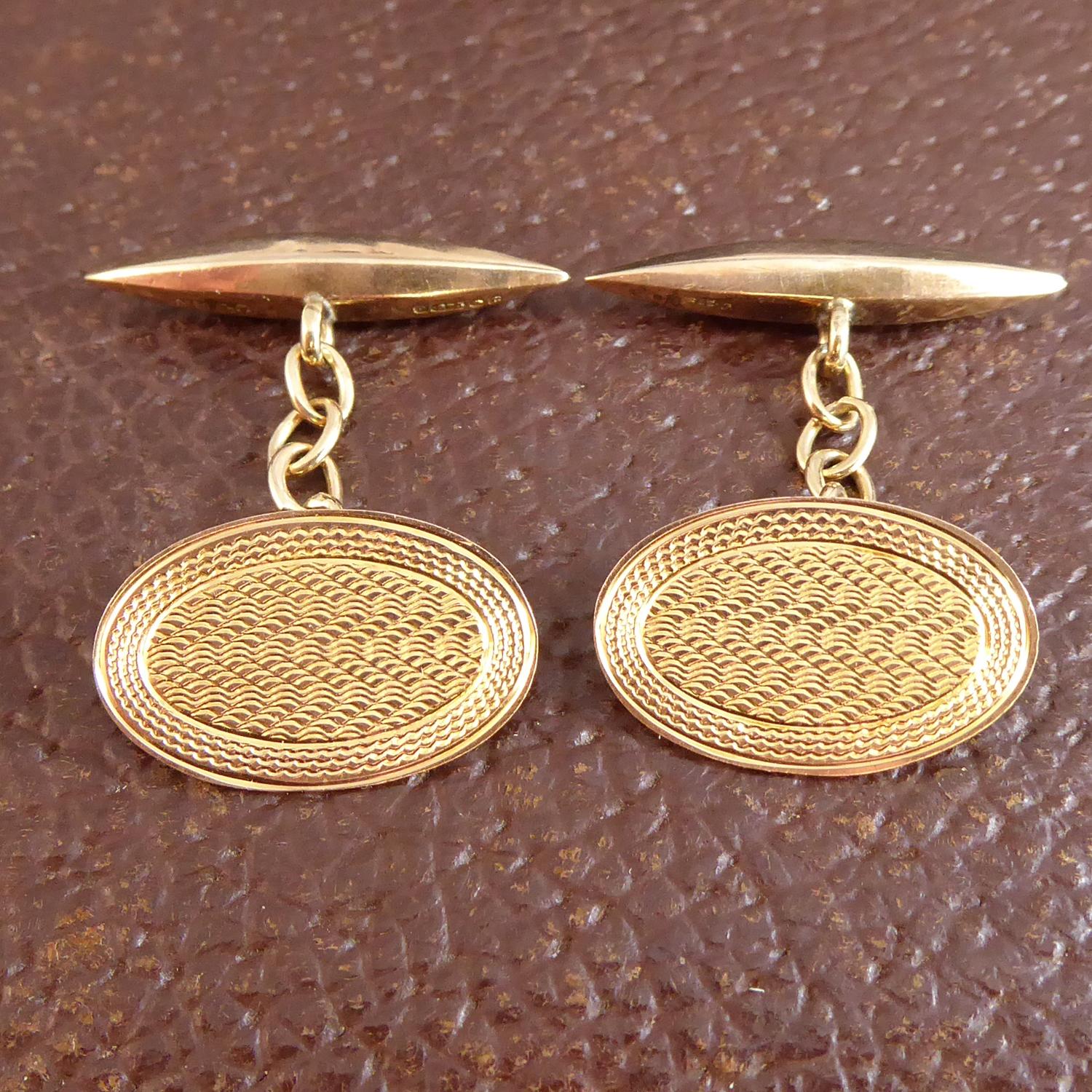 Art Deco Gold Cufflinks, Engine Turned Engraving, Oval Fronts with Torpedo Backs Herren