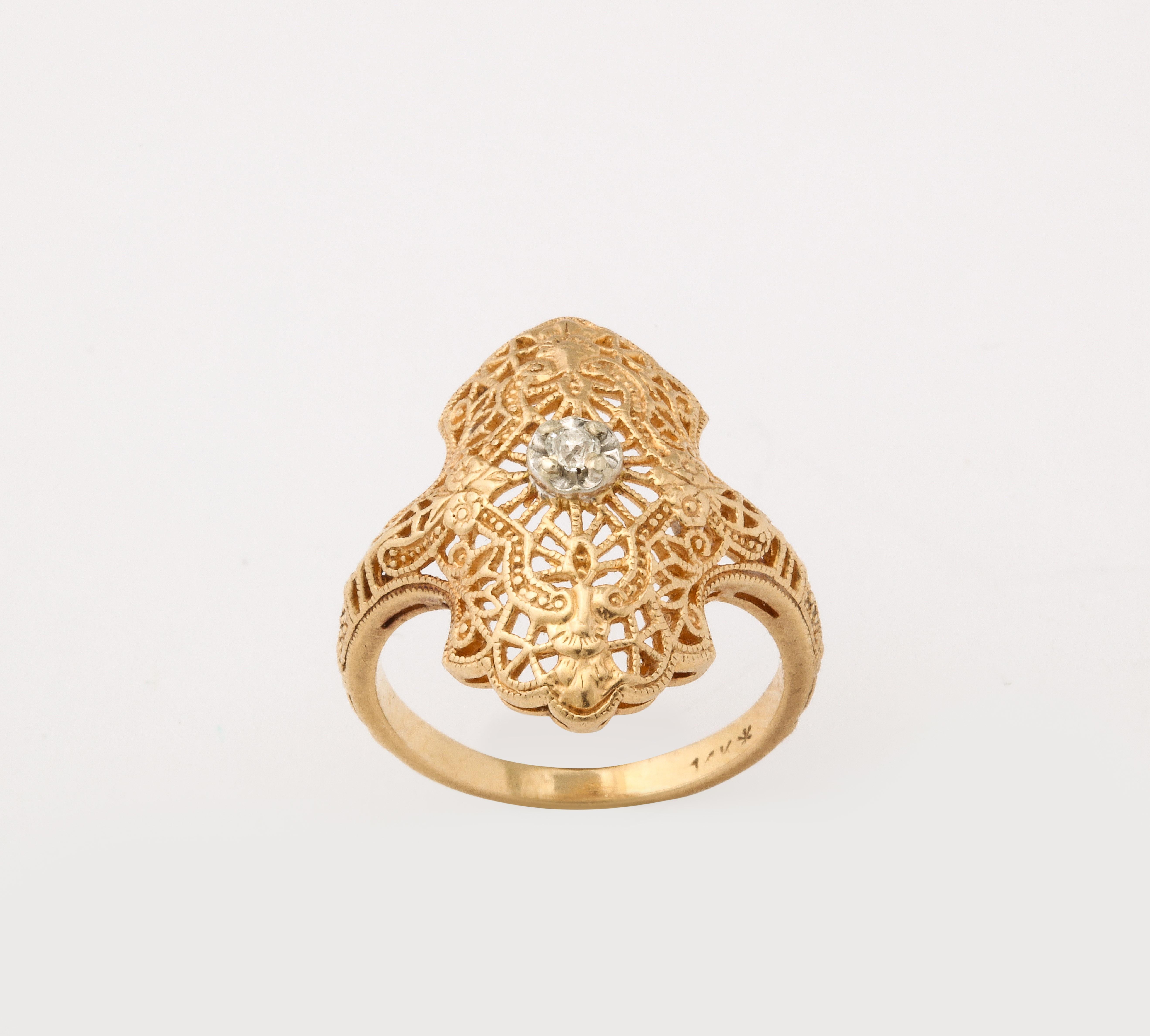 Art Deco Gold Diamond Filigree Ring  In Excellent Condition For Sale In Stamford, CT