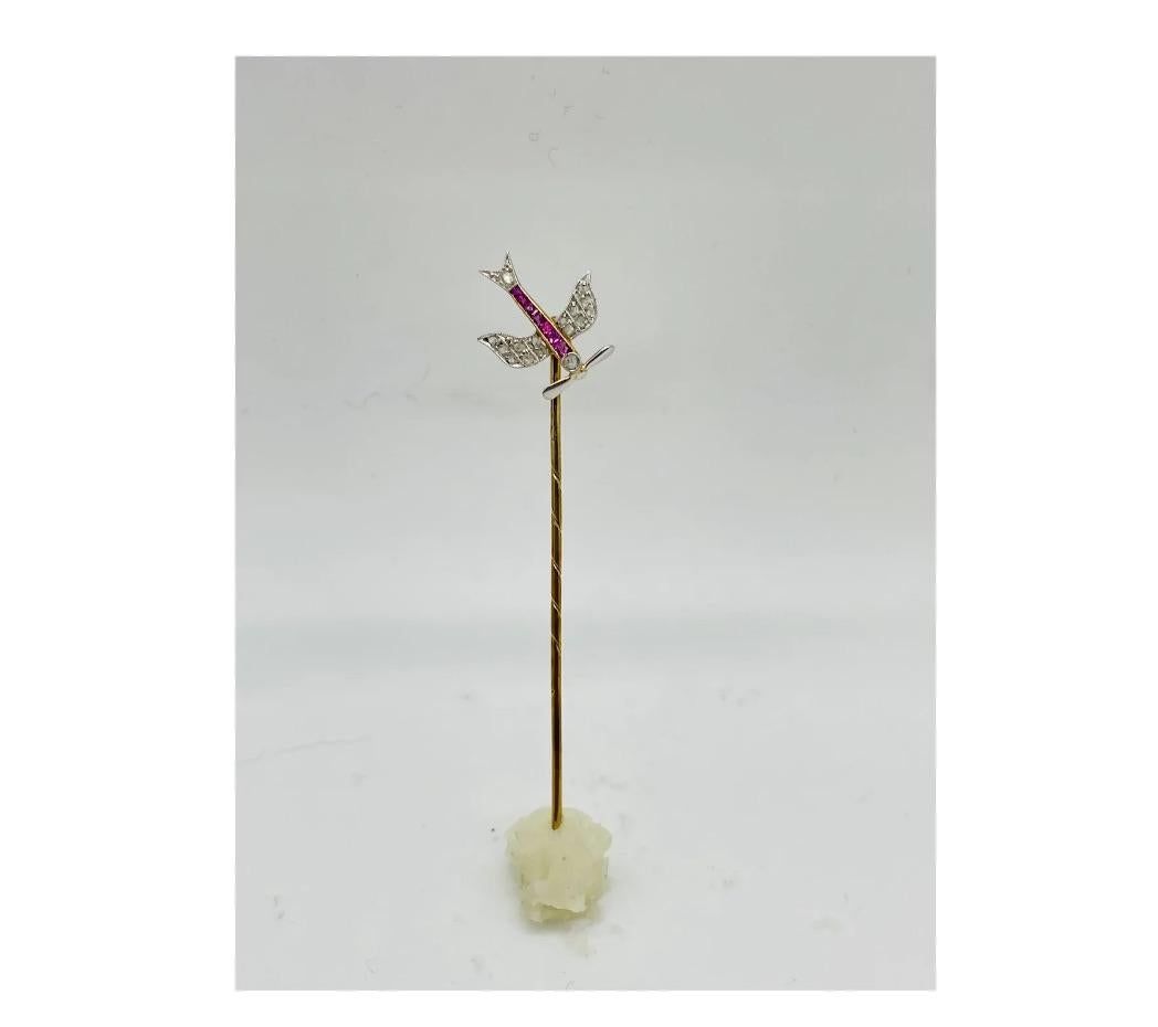Art Deco Gold Diamond Ruby Airplane Stickpin

Consistent with age and use please see the photos for condition
Please ask for more photos if you need we will send them with in 24-48 hours

Due to the item's age do not expect items to be in perfect