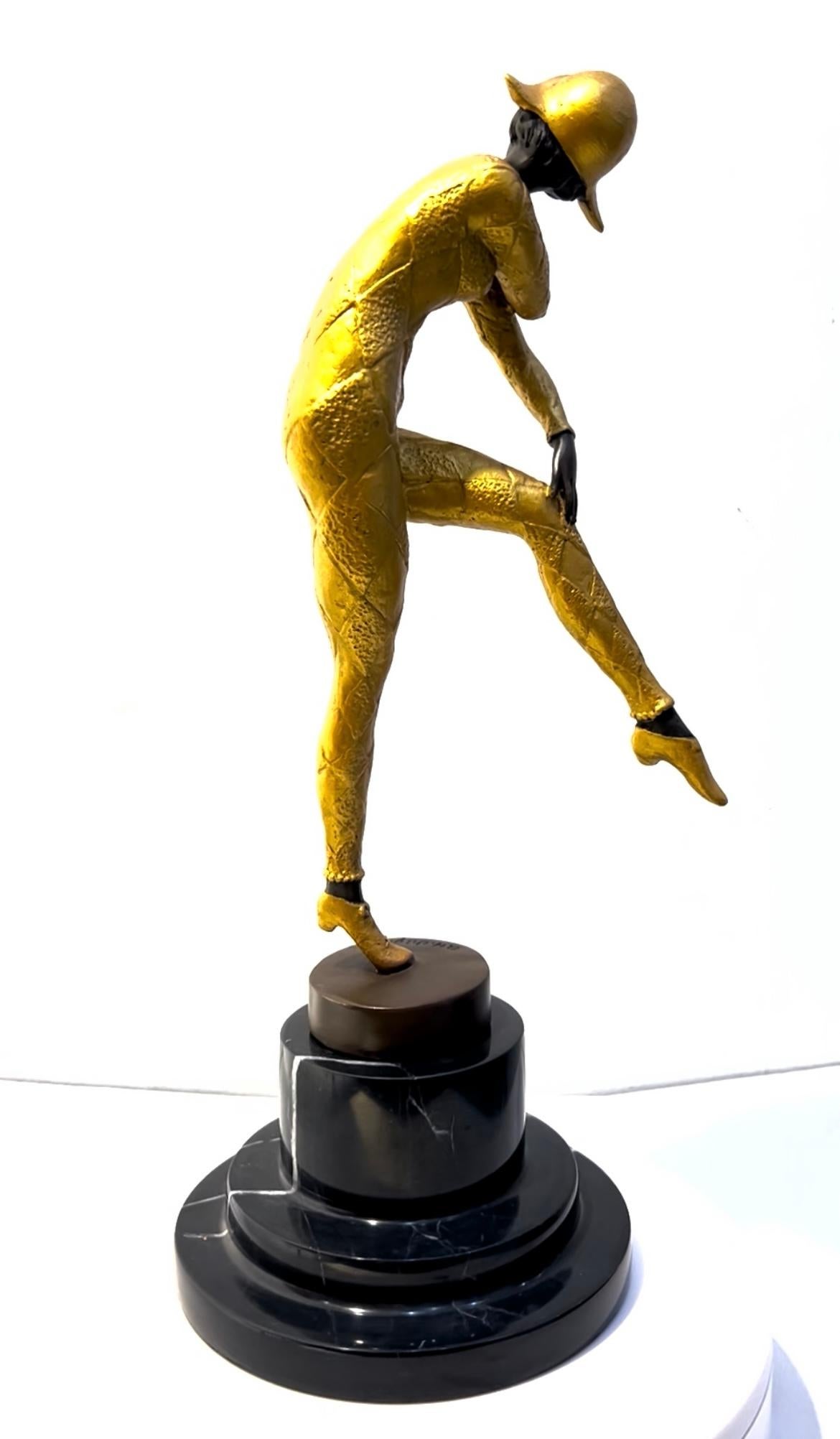 Francese Figura in bronzo dipinto in oro Art Deco 