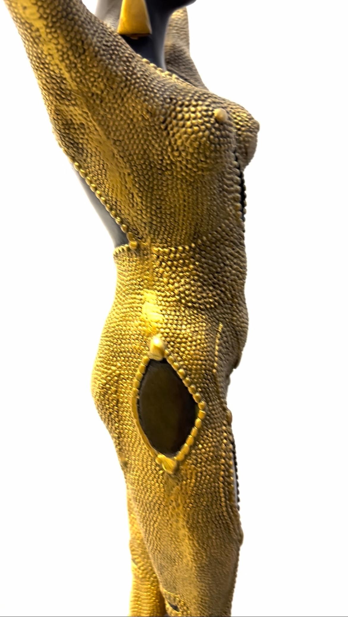 Francese Figura in bronzo dipinto in oro Art Deco 