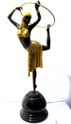 Figura in bronzo dipinto in oro Art Deco "Danzatrice fenicia" di Demetre Chiparus