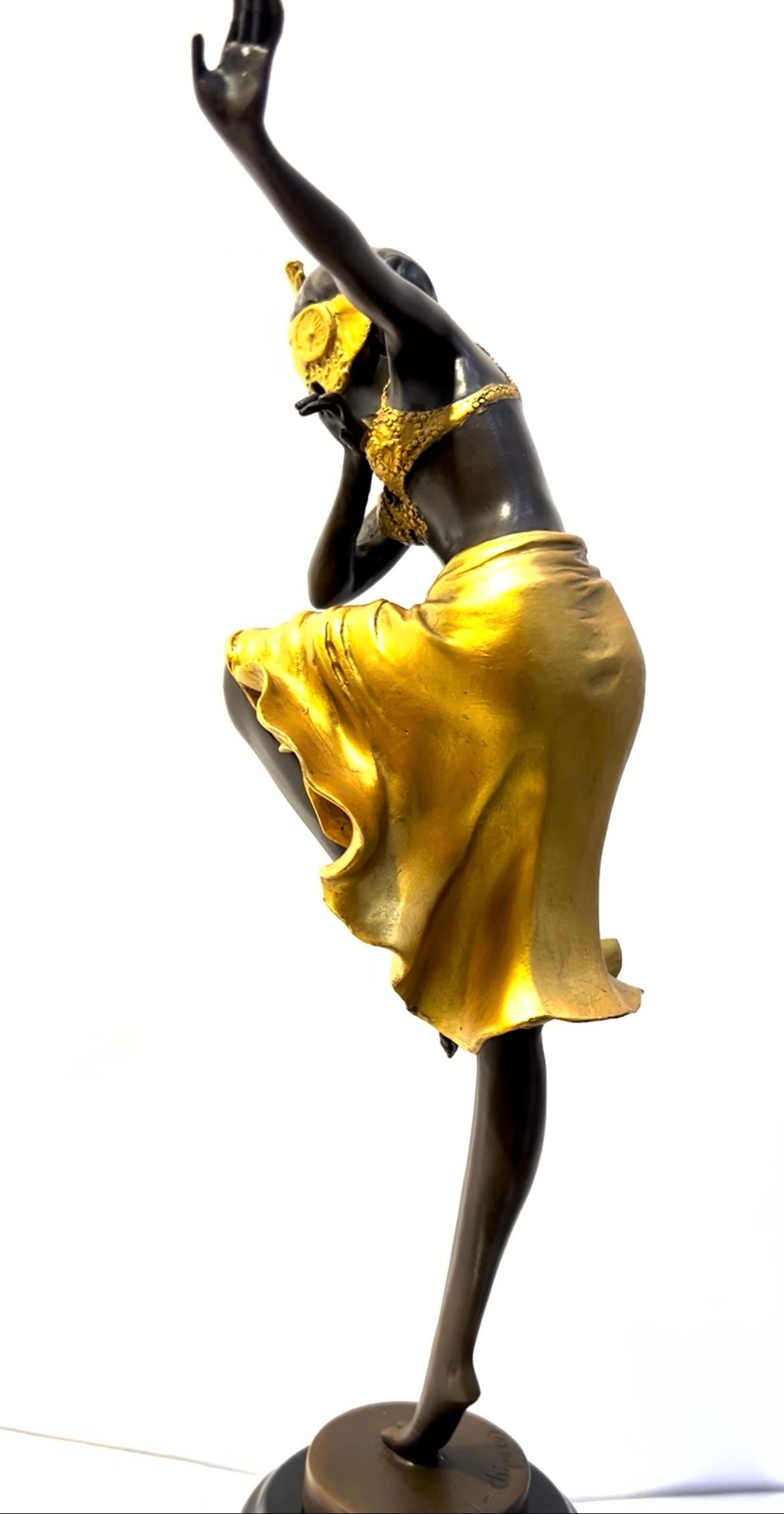 Calco Figura in bronzo dipinto in oro Art Deco 