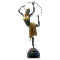 Figure en bronze peinte en or Art Déco « Danseuse méthonicienne » de Demetre Chiparus