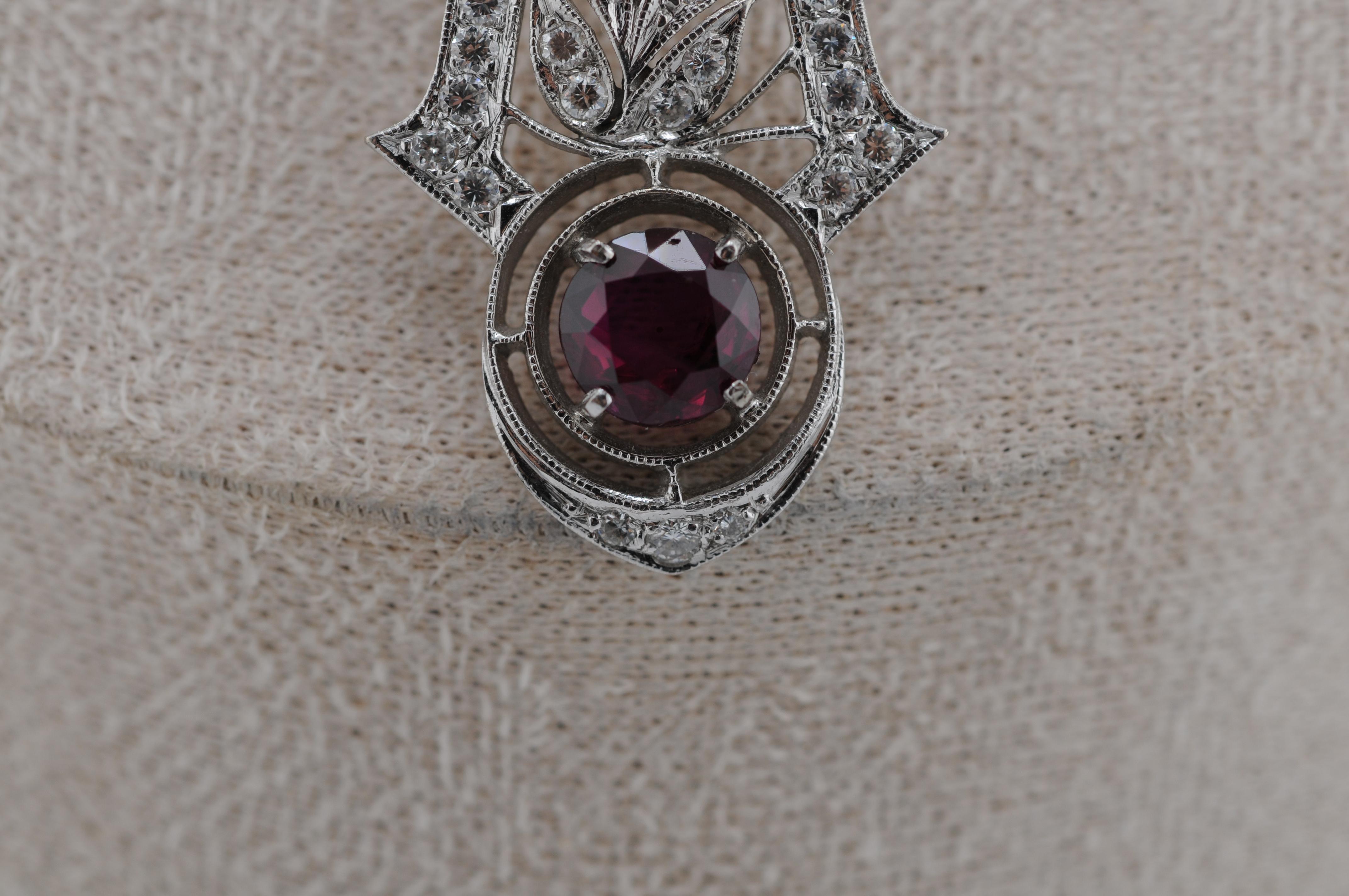 Pendentif Art déco en or avec rubis non chauffé et diamants en vente 5