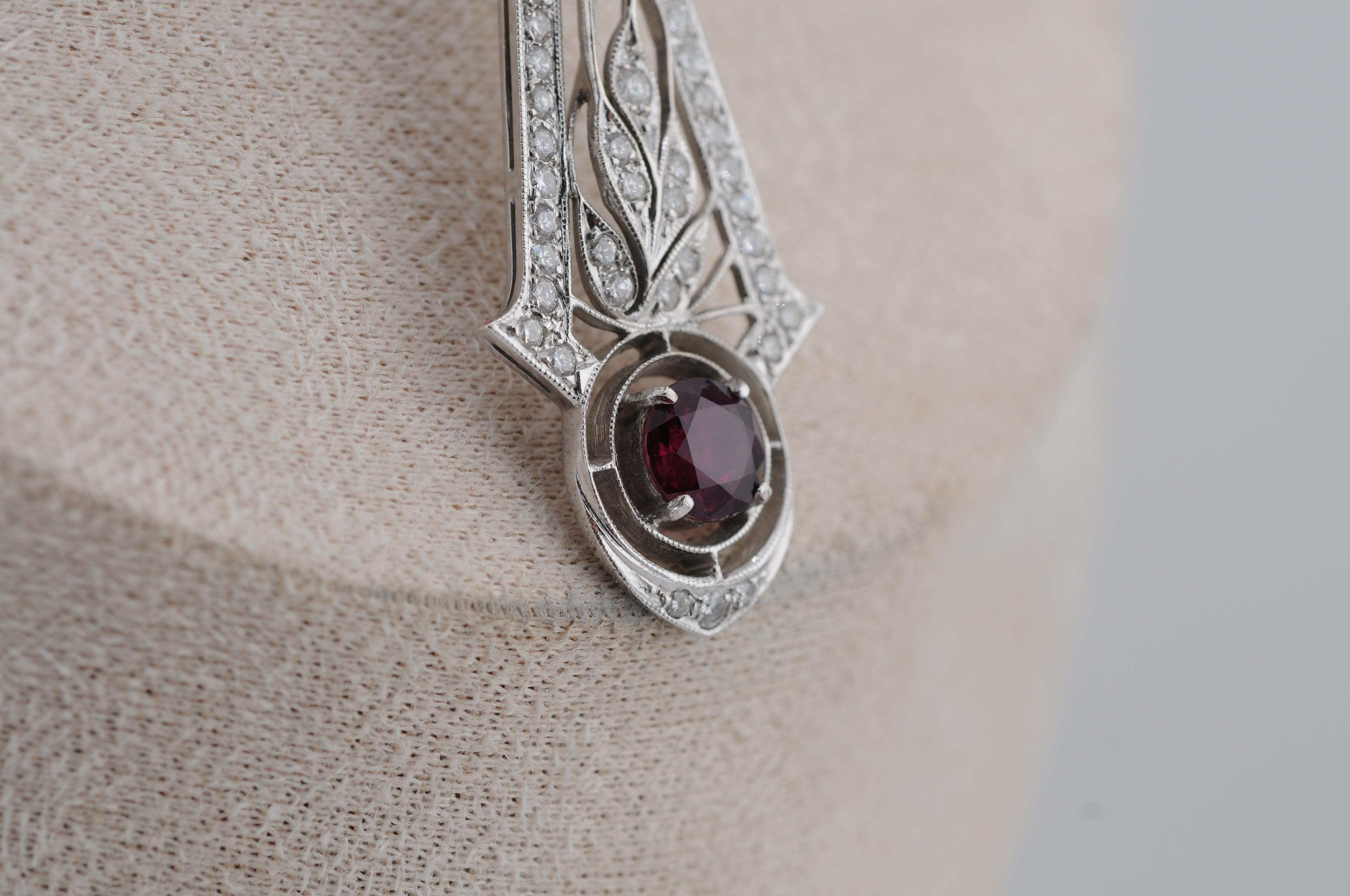 Pendentif Art déco en or avec rubis non chauffé et diamants en vente 7