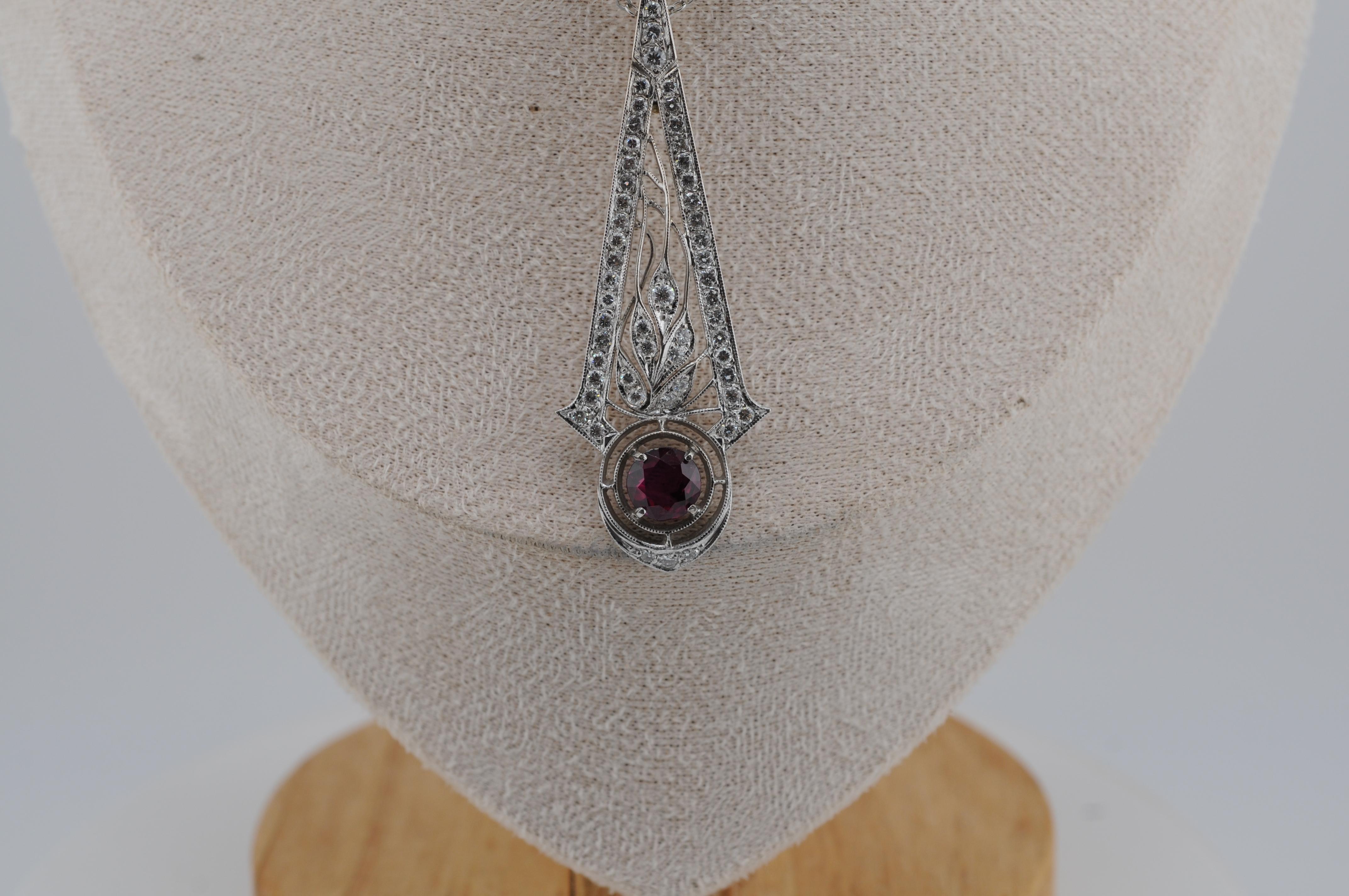 Pendentif Art déco en or avec rubis non chauffé et diamants en vente 4