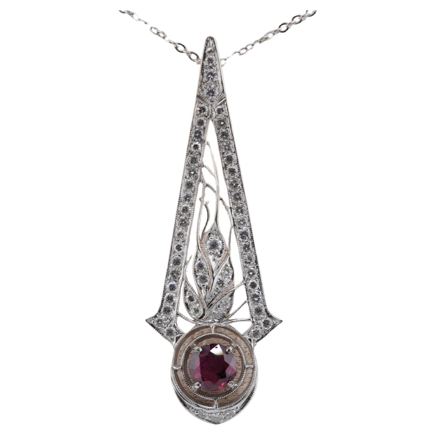 Pendentif Art déco en or avec rubis non chauffé et diamants en vente