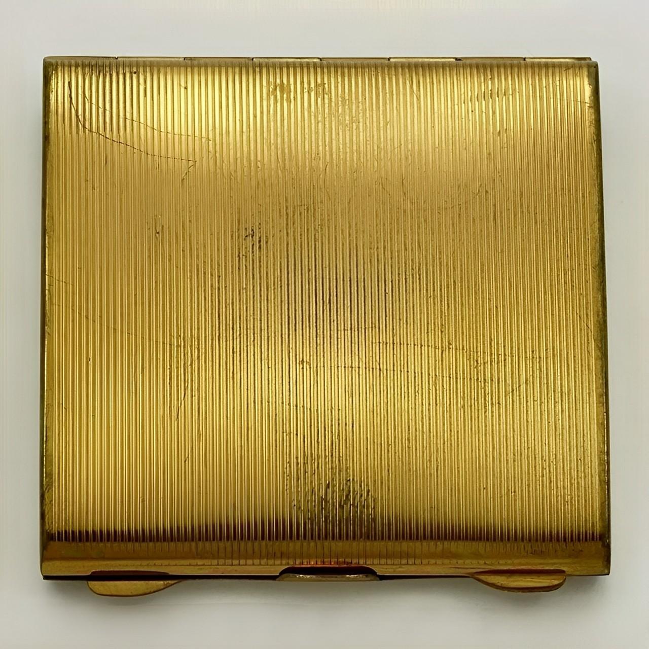 Poudrier Art Déco en plaqué or et émail vert avec décoration en Marcasite Unisexe en vente