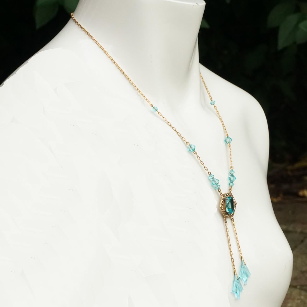 Negligee-Halskette aus vergoldetem Marcasite- und Aquablauem Glas im Art déco-Stil für Damen oder Herren im Angebot