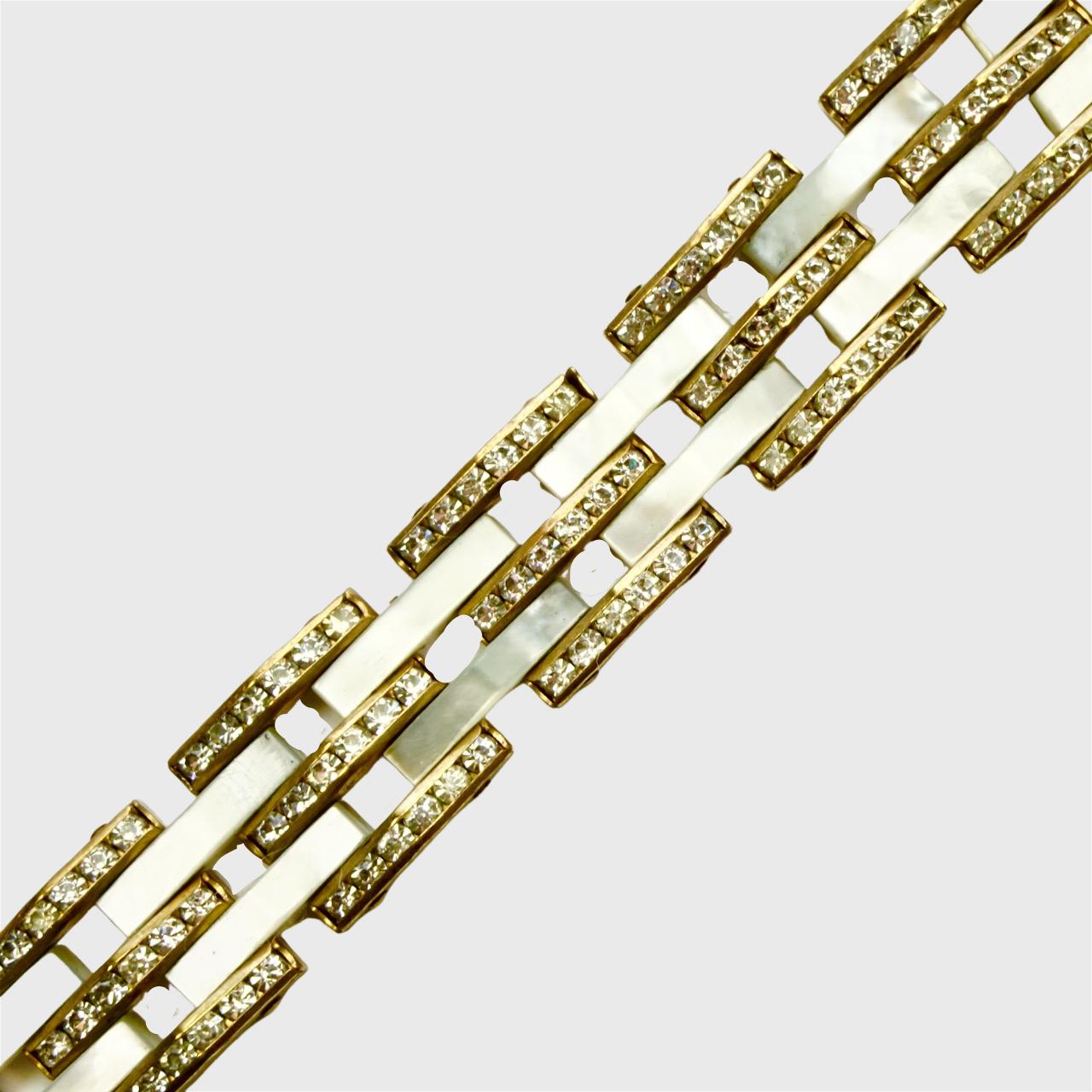Set di gioielli Art Deco placcati in oro con madreperla e strass, circa anni '30 in vendita 5
